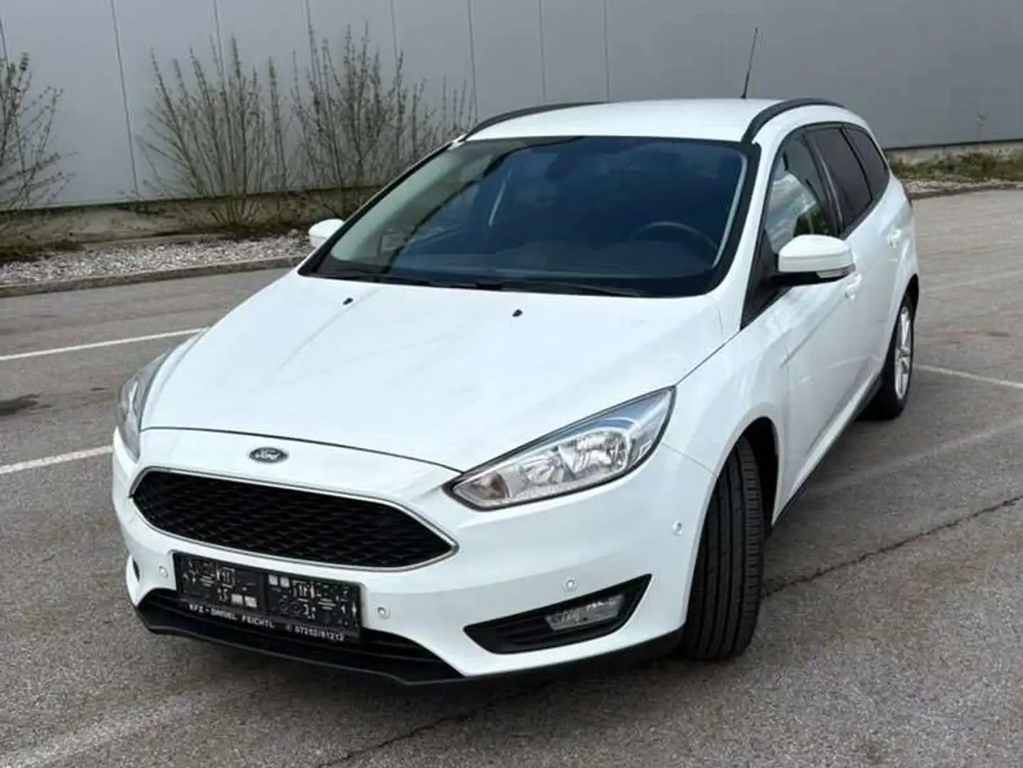 Ford Focus Focus Traveller Ecosport 1,6 Ecosport Weiß - 1