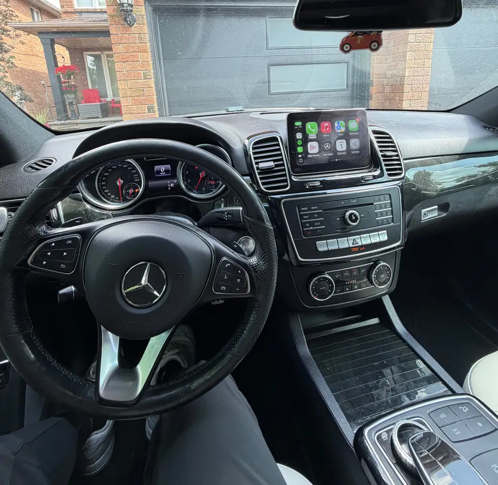 Mercedes-Benz GLE photo Mercedes-Benz GLE