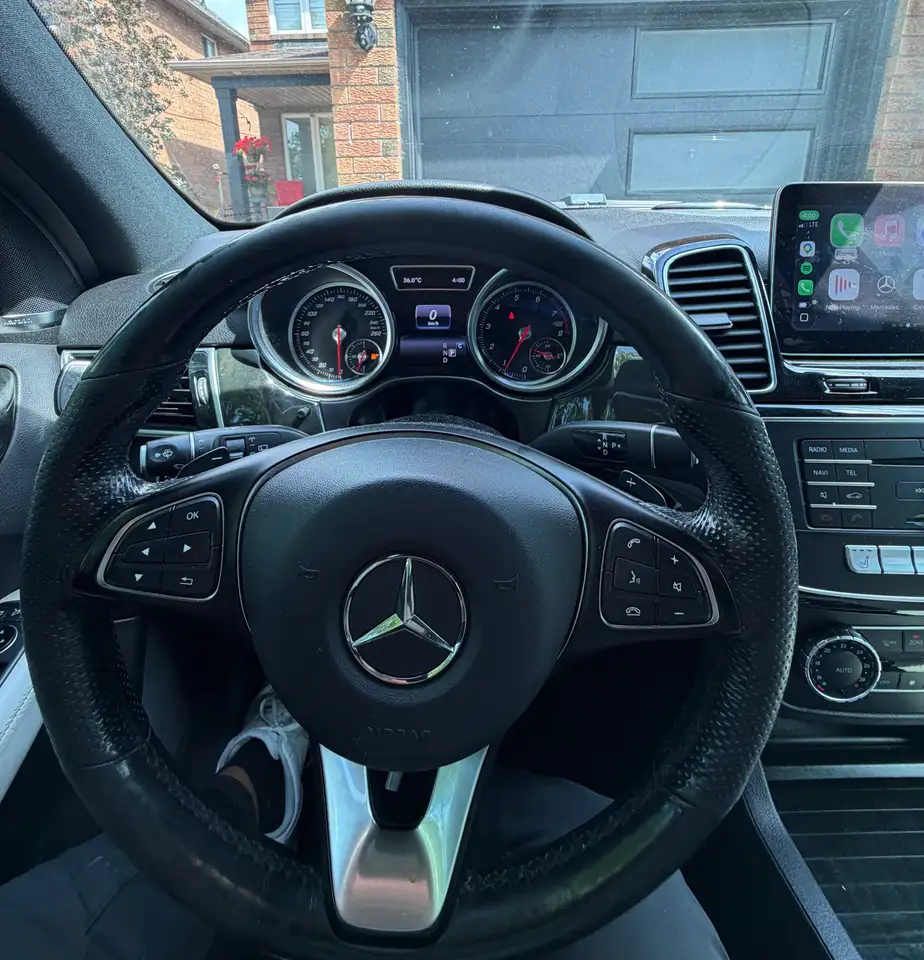 Mercedes-Benz GLE photo Mercedes-Benz GLE