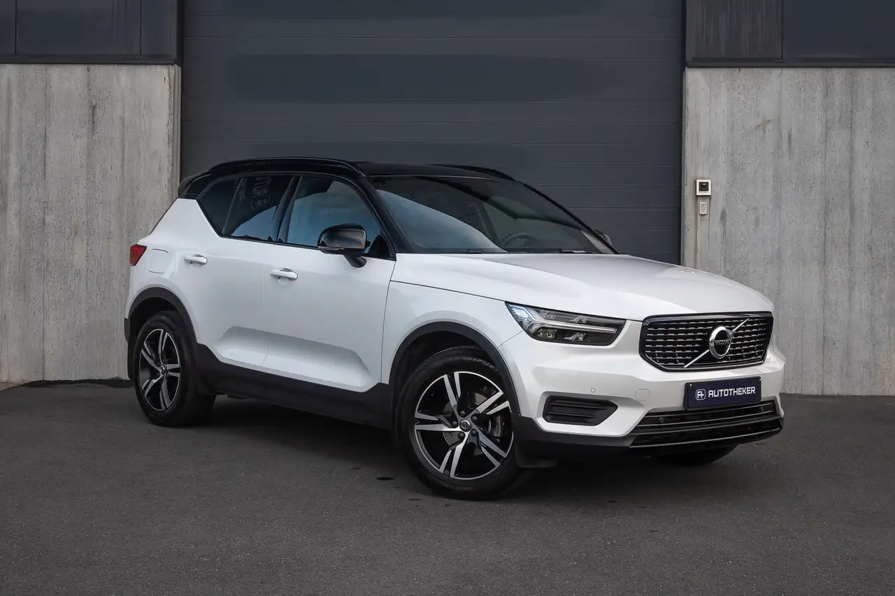 Volvo XC40 1.5 T2 R-Design / Trekhaak / Carplay / Camera