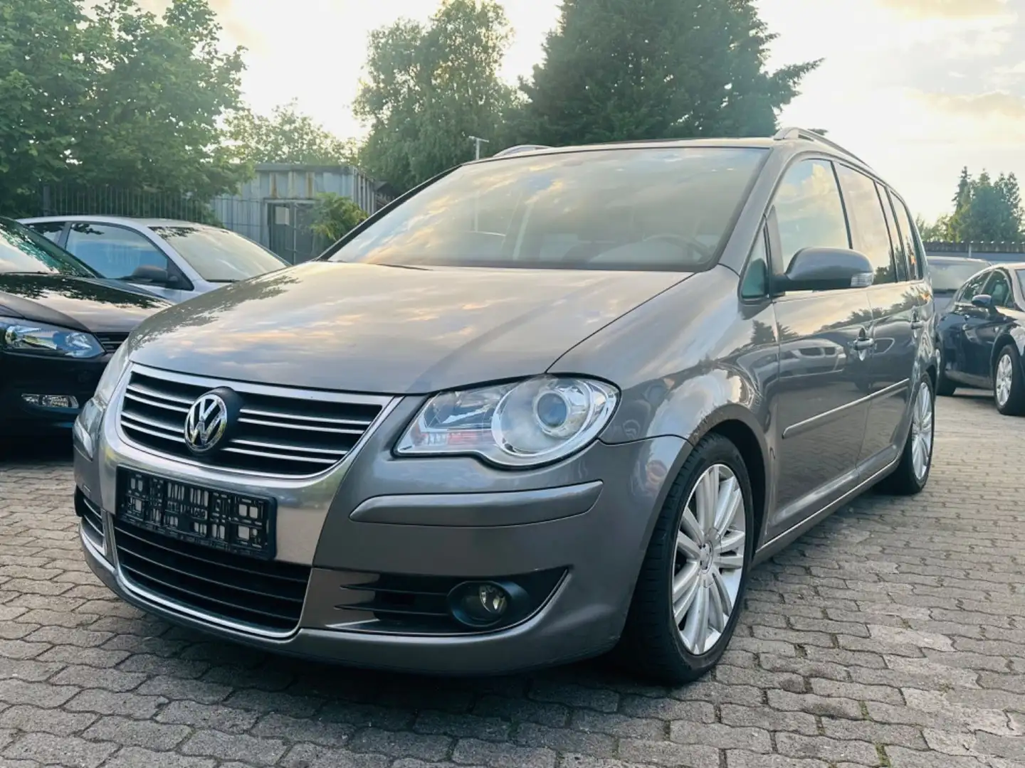 Volkswagen Touran Trendline,Tüv&inspNeue,klima,AHK, Grau - 1