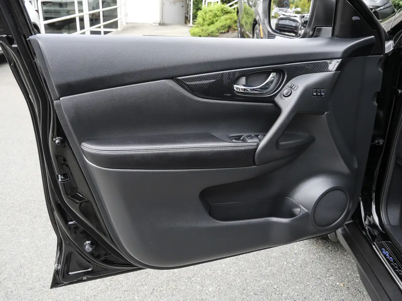 Nissan Rogue photo Nissan Rogue