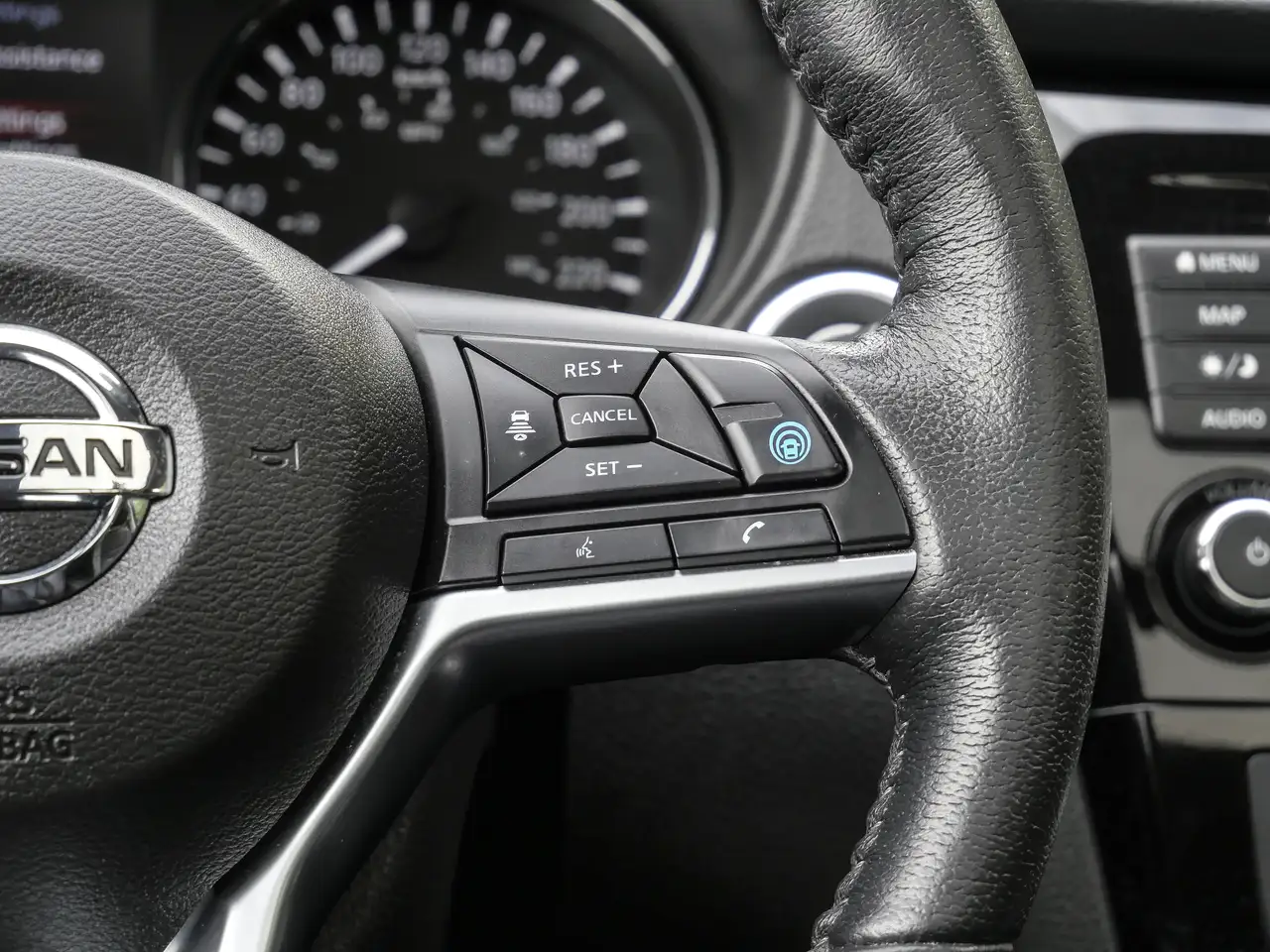 Nissan Rogue photo Nissan Rogue