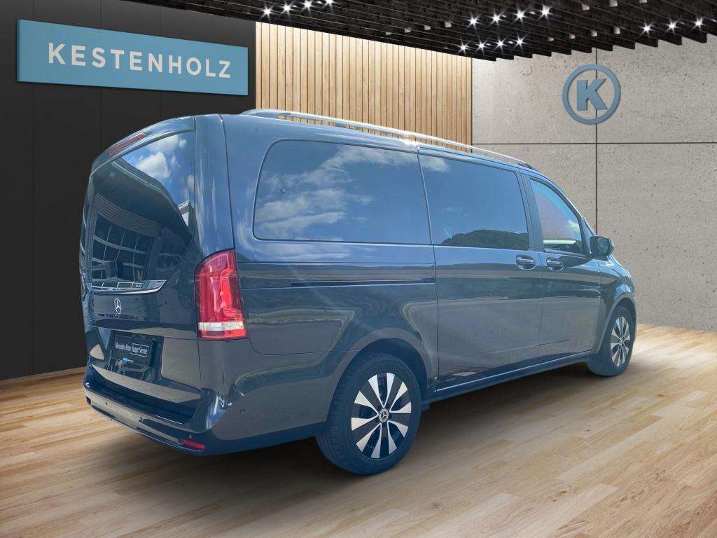 Mercedes-Benz V 220