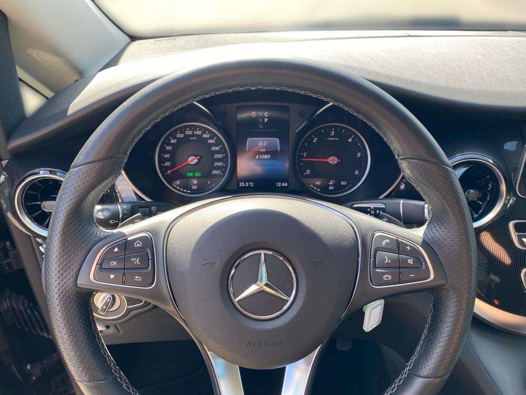Mercedes-Benz V 220