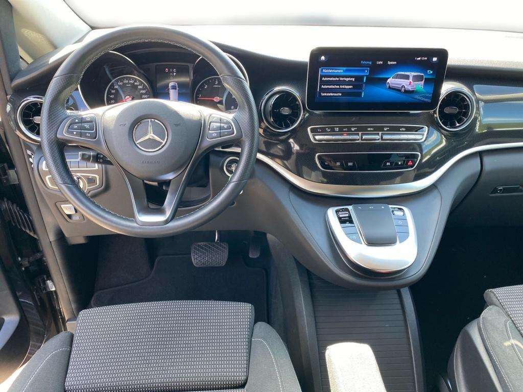 Mercedes-Benz V 220