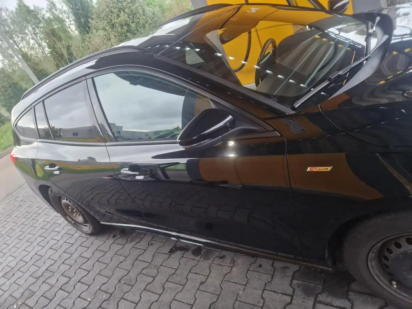 Ford Focus Focus Turnier Diesel Turnier 1.5 EcoBlue Start-Sto Schwarz - 1