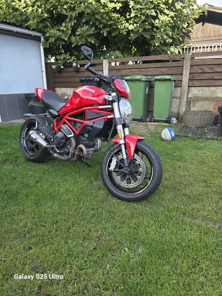 Ducati Monster 797