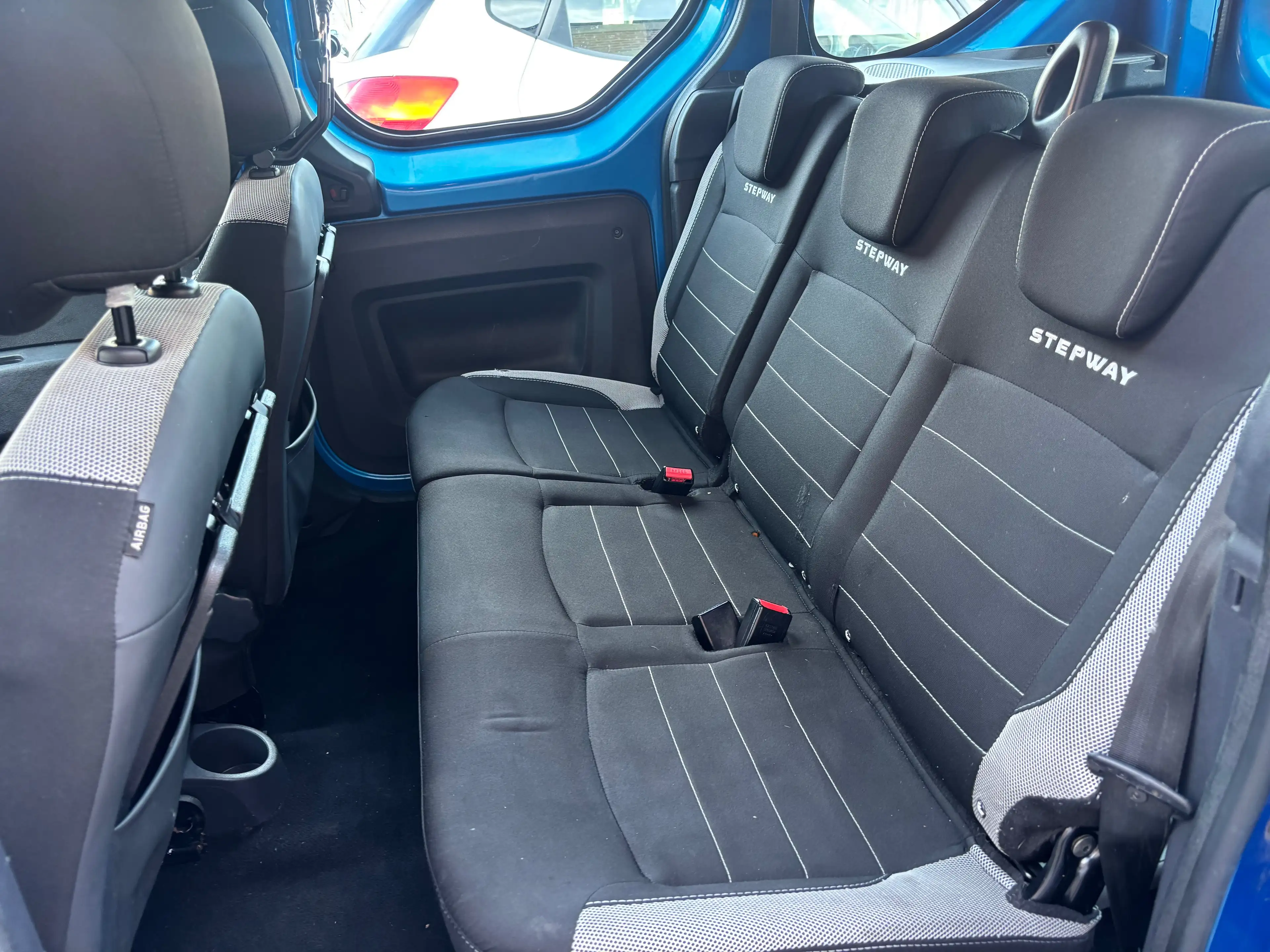 Dacia Dokker Dokker 1.5 dCi prête à immatriculer ! — photo 9