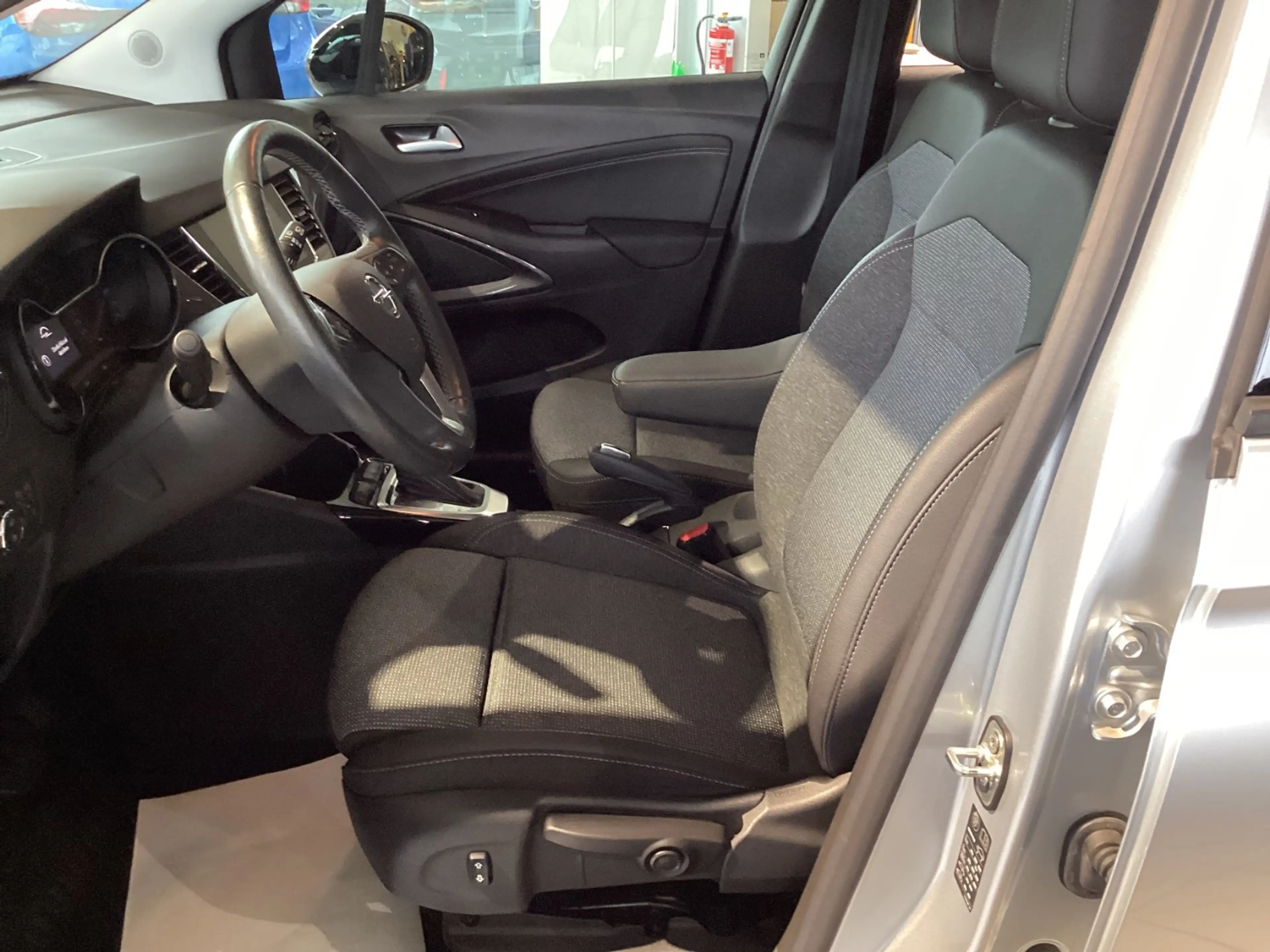 Opel Crossland 1.2 Turbo ELEGANCE PAKET Klima+Navi+PDC — photo 11
