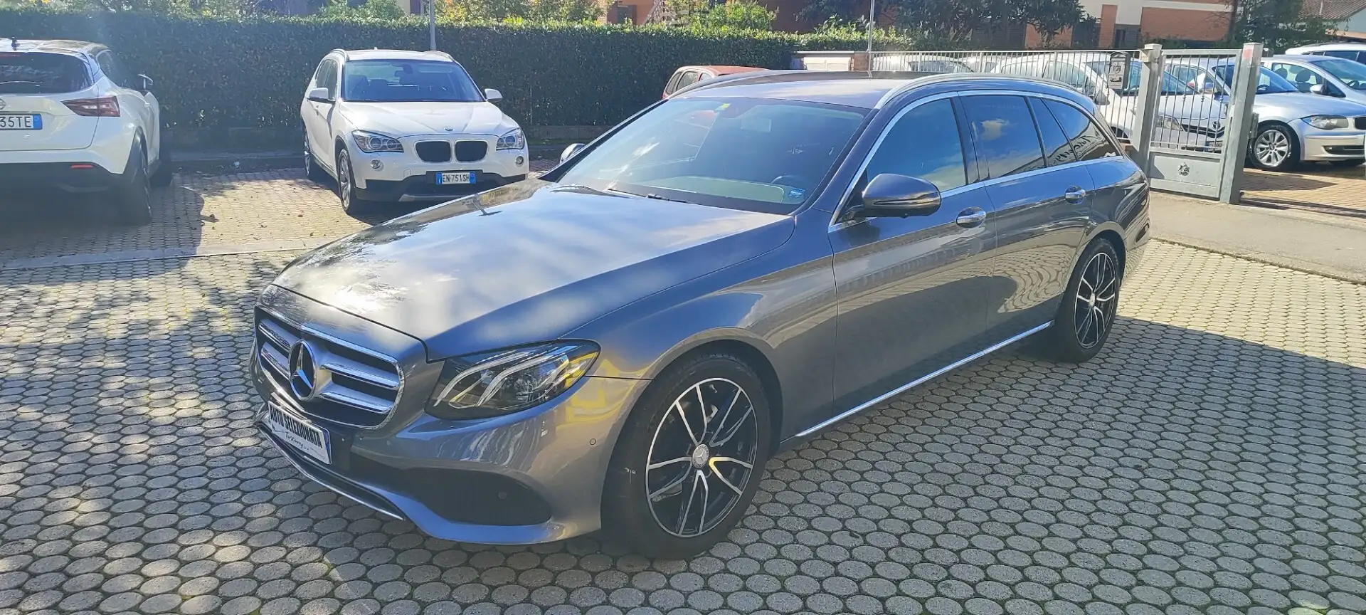 Mercedes-Benz E 220 E 220 d S.W. Auto Premium Plus Grigio - 1