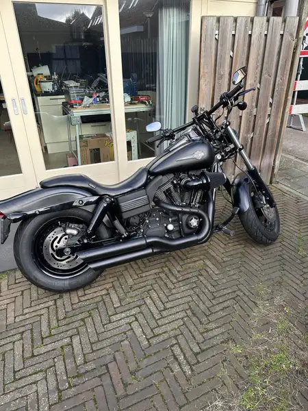 Harley-Davidson Dyna Fat Bob - foto 5