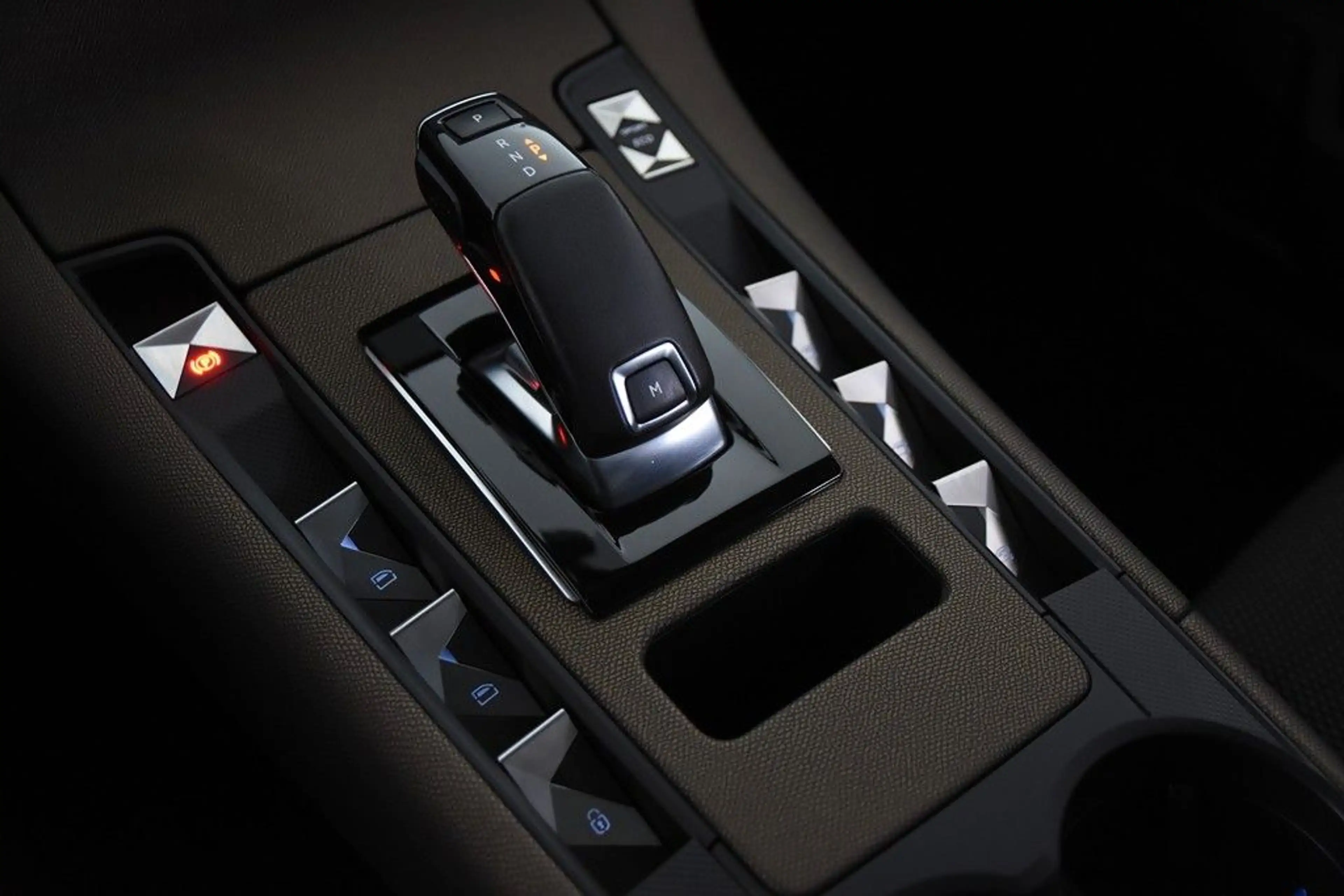 DS Automobiles DS 7 Crossback *1.Hand*Pano.*Leder*Navi* — photo 15