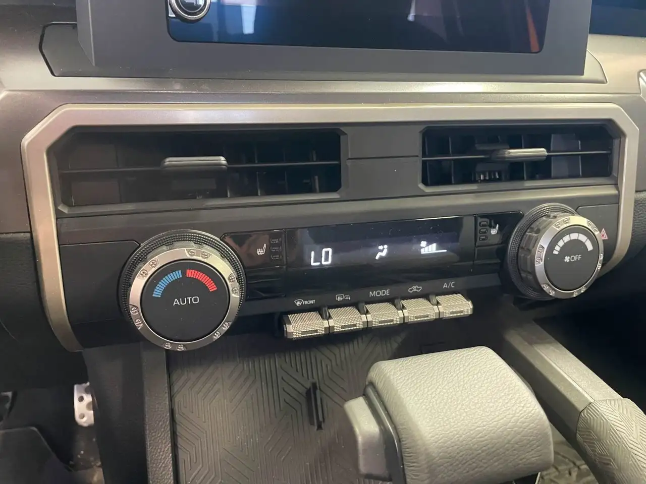 Toyota Tacoma снимка Toyota Tacoma