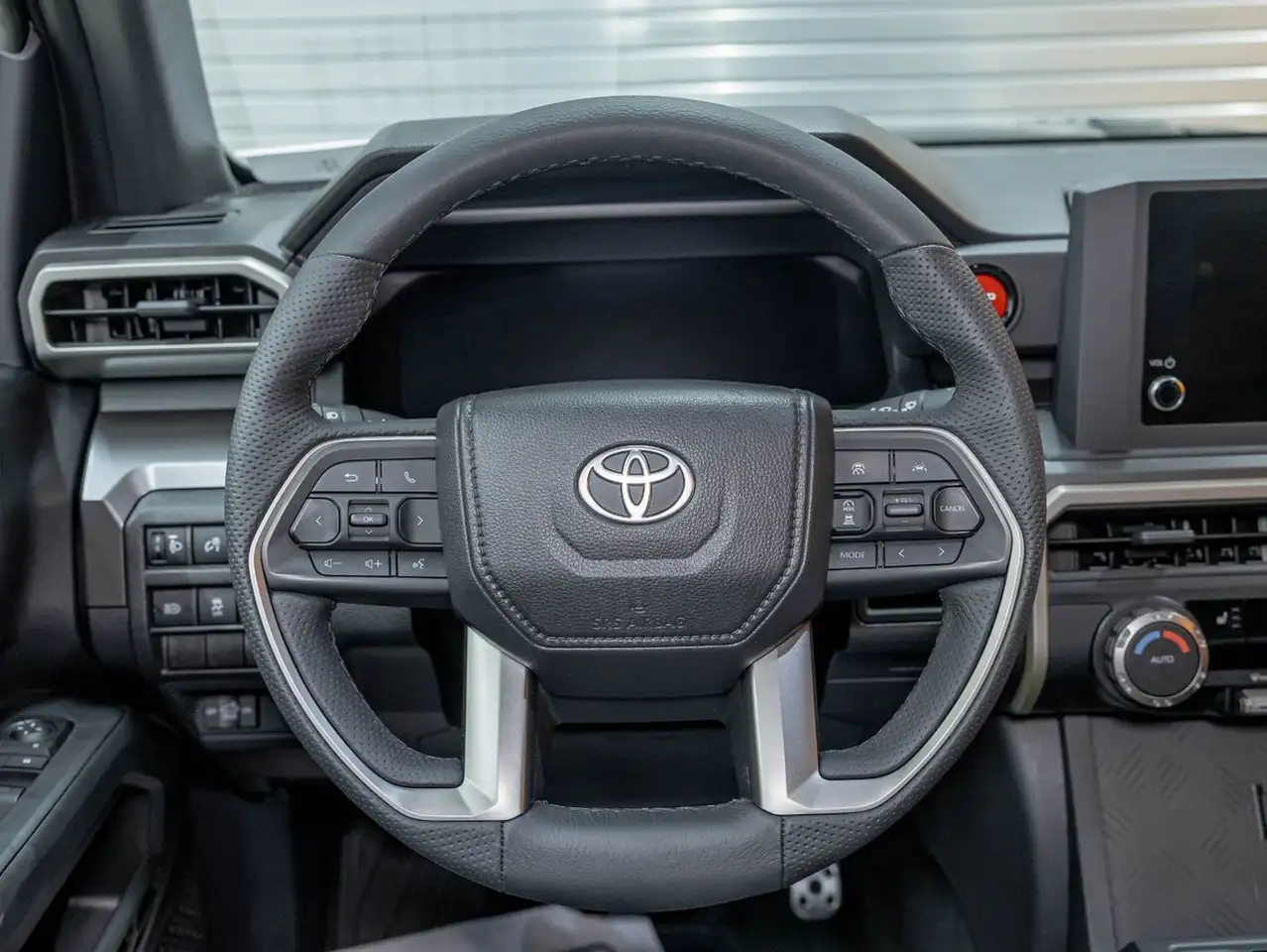 Toyota Tacoma снимка Toyota Tacoma