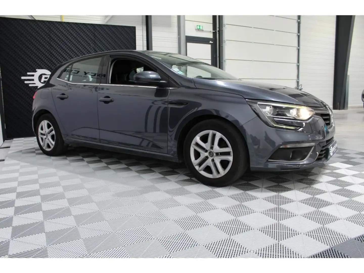 Renault Megane Mégane 1.5 Blue dCi - 115 IV BERLINE Business - SUIVI Gris - 2