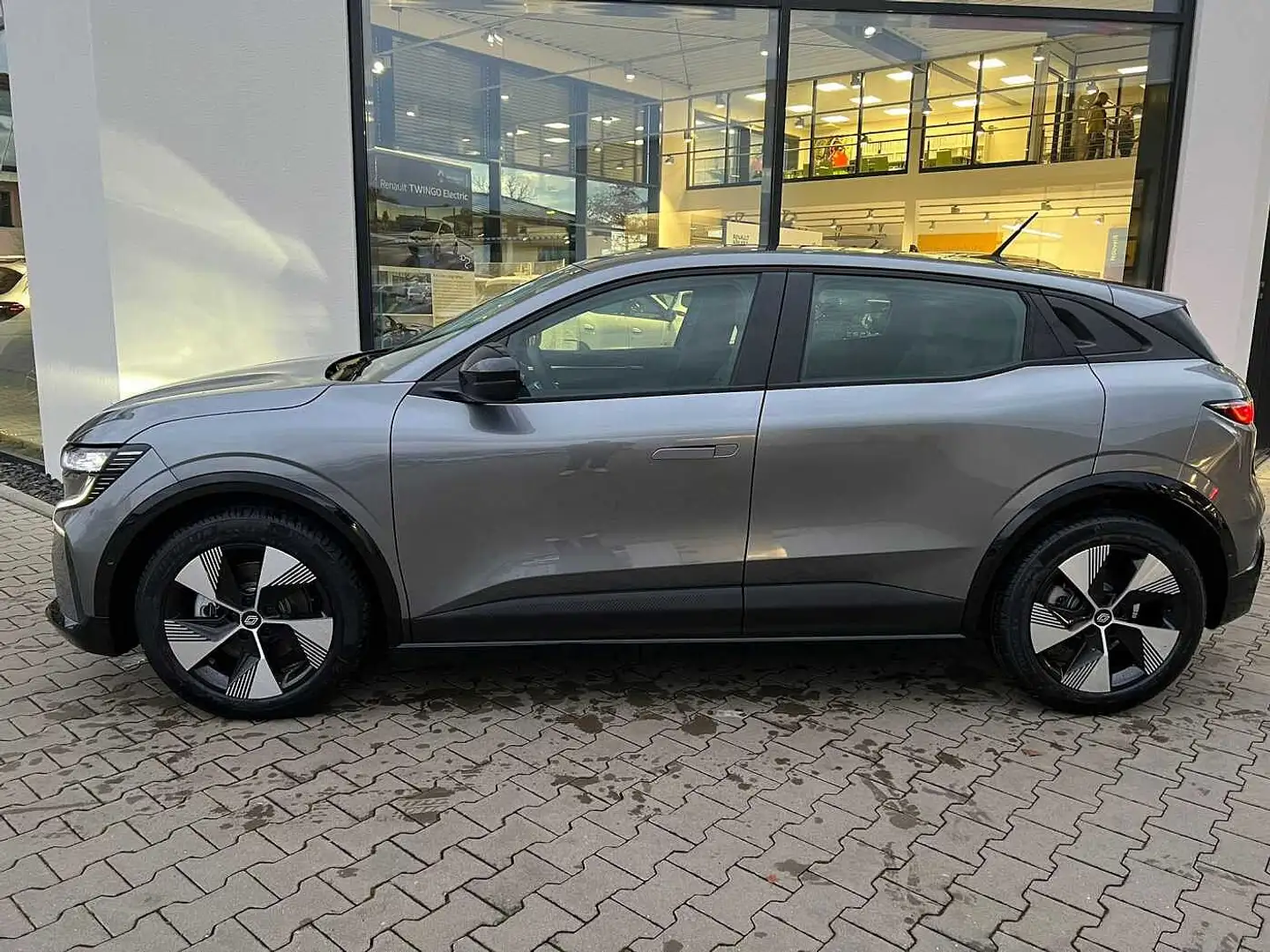 Renault Megane E-TECH EV40 130hp boost charge Equilibre Grau - 2