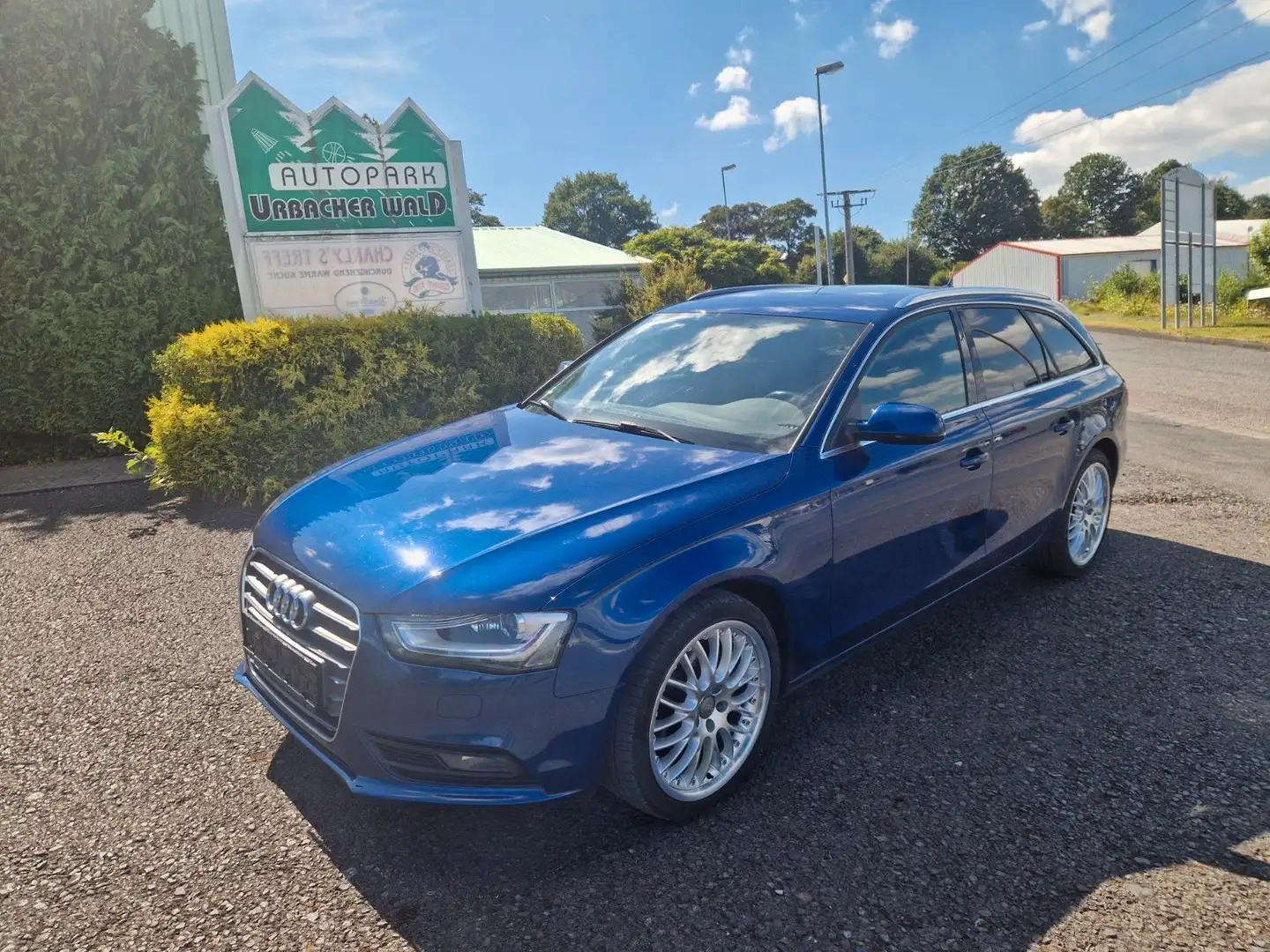 Audi A4 Avant Ambition quattro Blau - 1