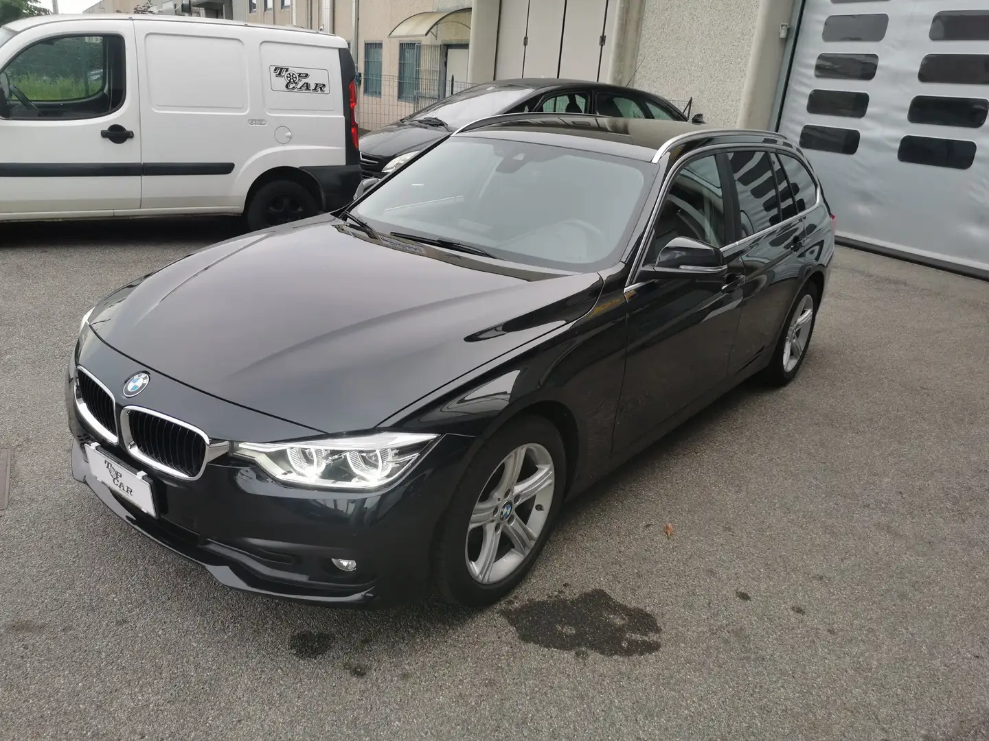 BMW 316 316d Touring Sport auto Černá - 1
