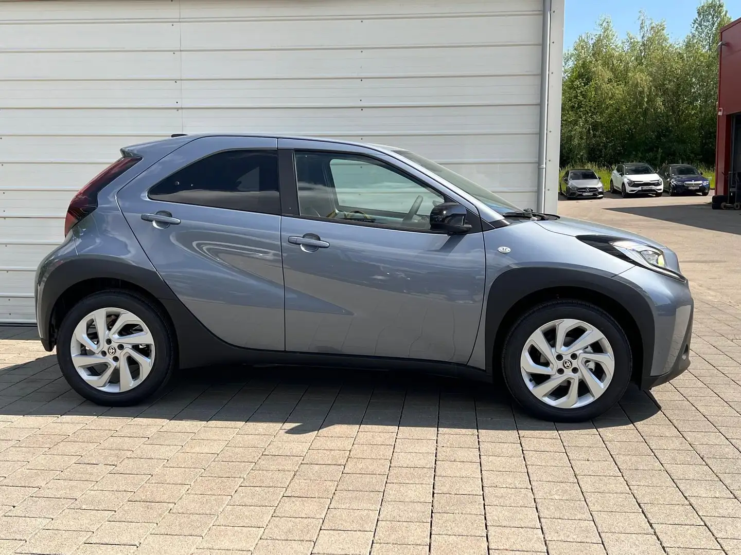 Toyota Aygo X Active 1.0L Android Auto*SHZ*Kamera*LED*KlimaAT... Grau - 2