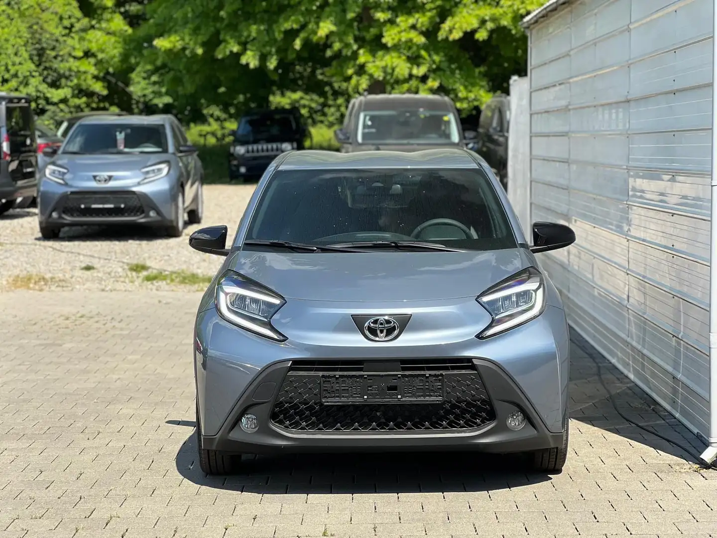 Toyota Aygo X Active 1.0L Android Auto*SHZ*Kamera*LED*KlimaAT... Grau - 1