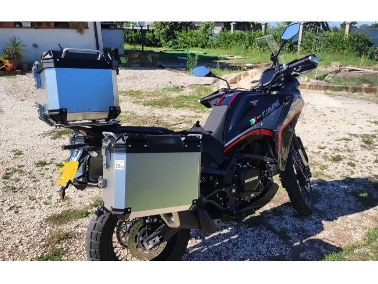 Moto Morini X-Cape X-Cape 650 versione cerchio a raggi, Zwart - 1