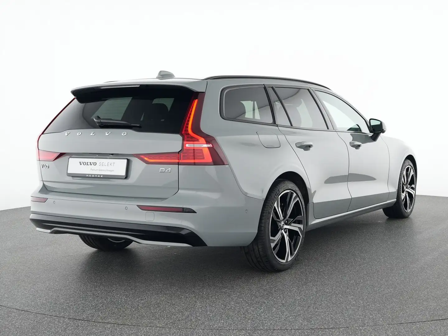 Volvo V60 B4 Plus Dark Panorama*360° Grau - 2