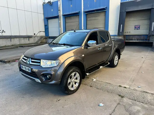 Mitsubishi L200 2.5 DI-D 4WD Instyle
