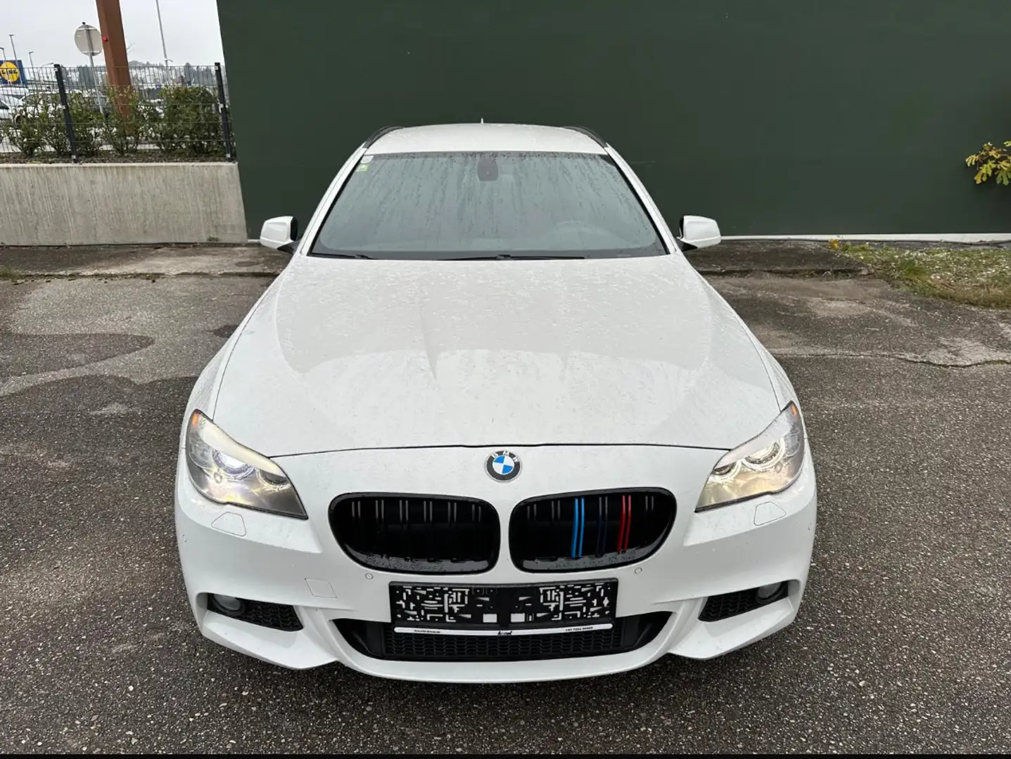BMW 530 d  xDrive Touring M-Paket Aut.258PS - 2