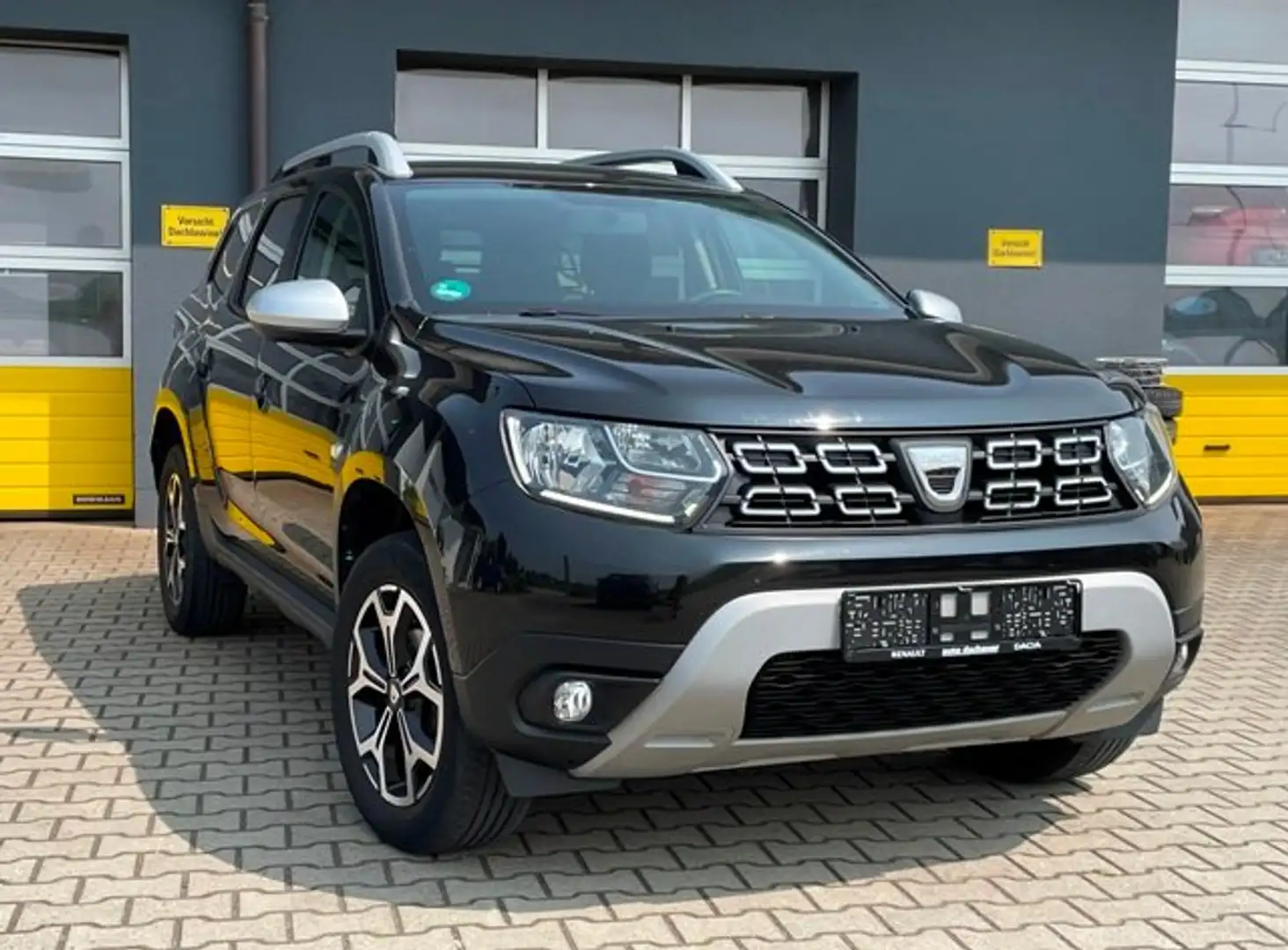 Dacia Duster TCe 130 2WD GPF Prestige SHZ, Kamera, Navi Schwarz - 1