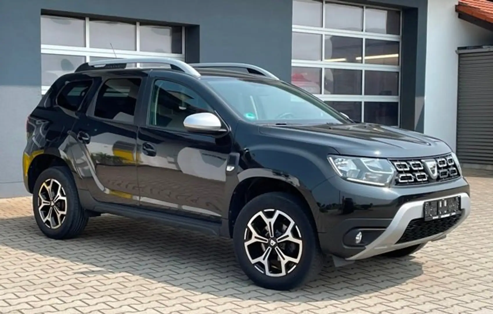 Dacia Duster TCe 130 2WD GPF Prestige SHZ, Kamera, Navi Schwarz - 2