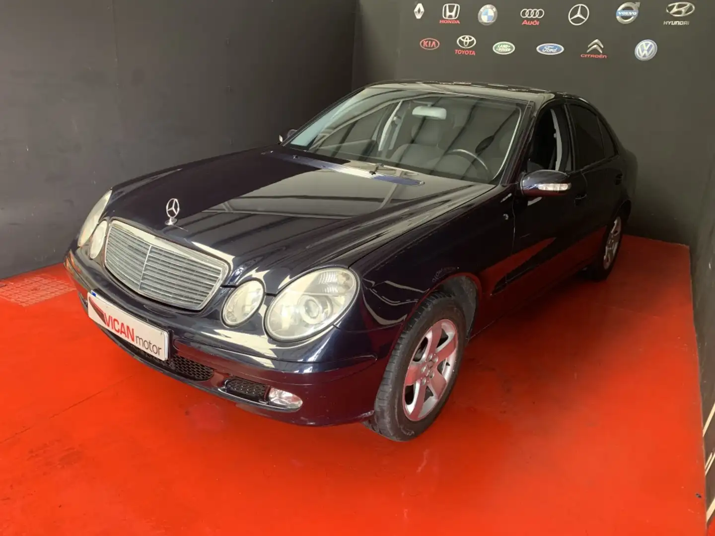 Mercedes-Benz E 220 CDI Negro - 2