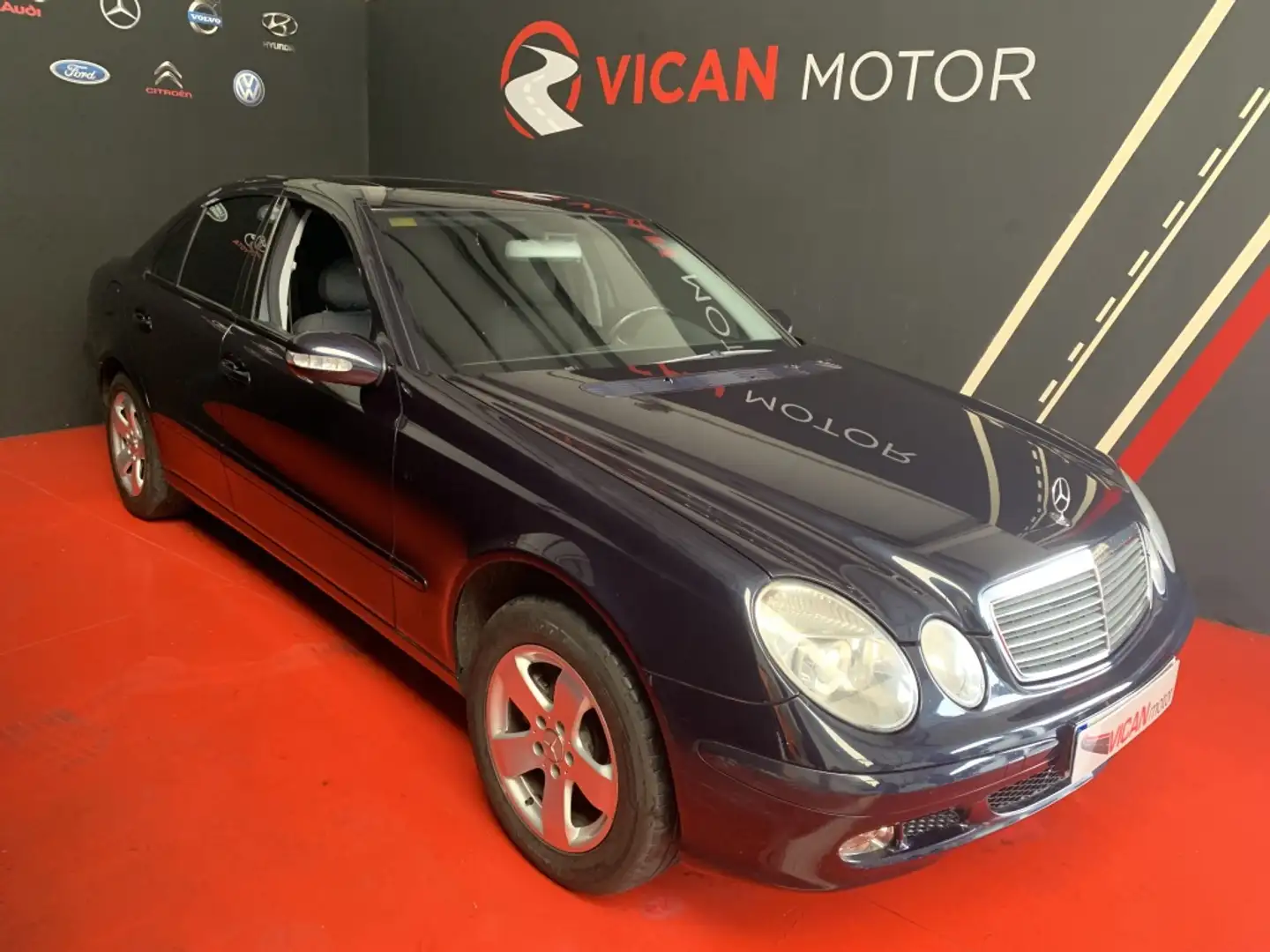 Mercedes-Benz E 220 CDI Negro - 1