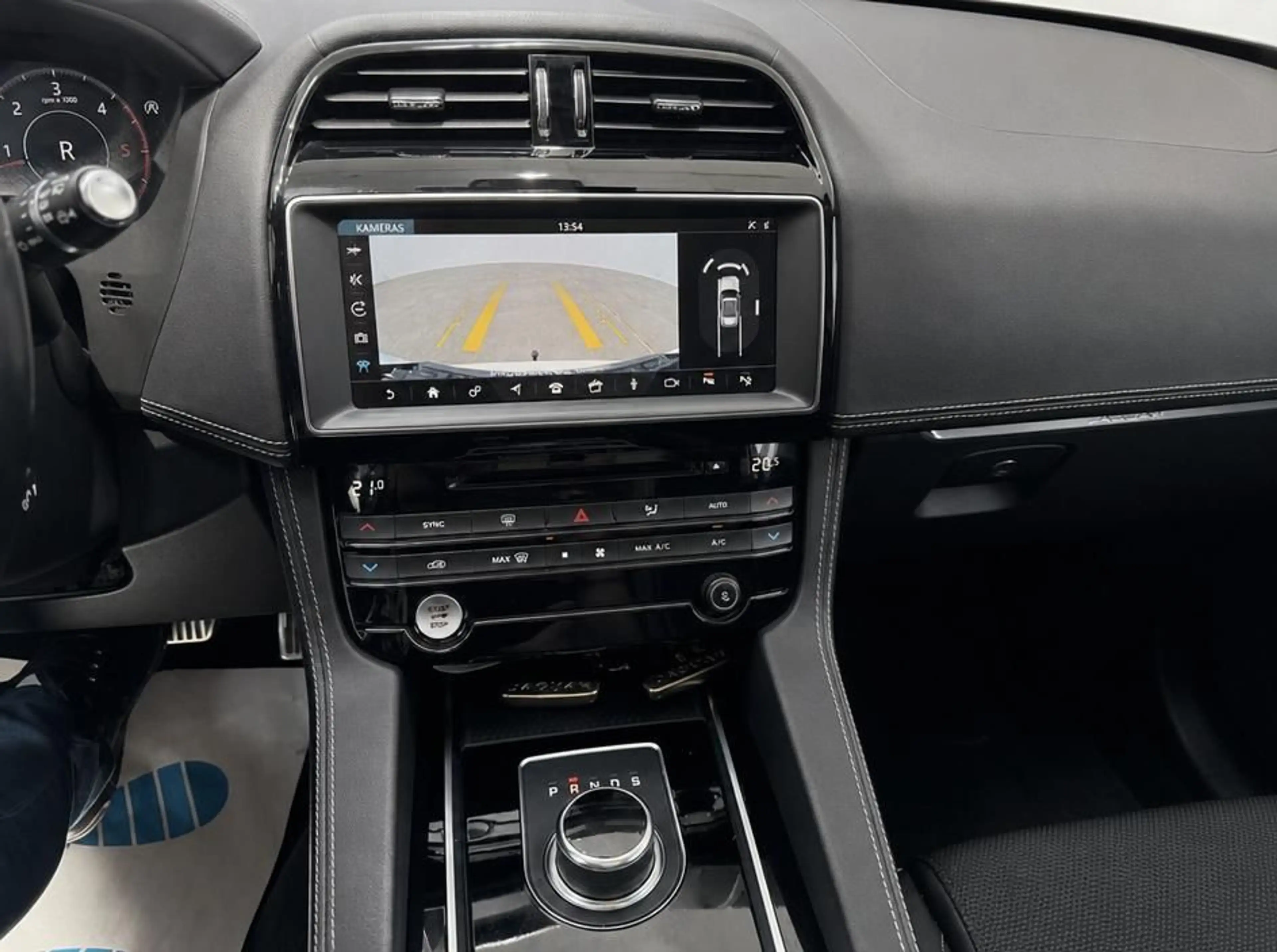 Jaguar F-Pace F-PACE R-Sport AWD*PANORAMA*KAMERA*1-HAND*AHK — photo 16