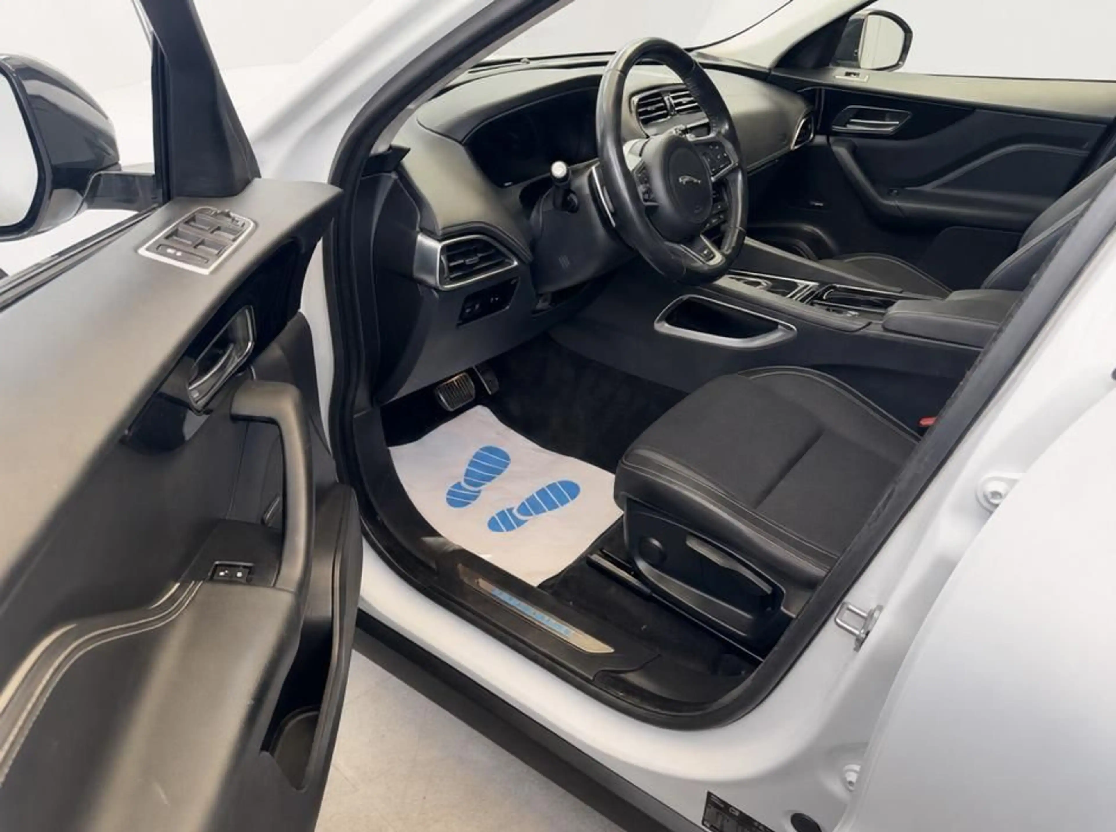 Jaguar F-Pace F-PACE R-Sport AWD*PANORAMA*KAMERA*1-HAND*AHK — photo 10