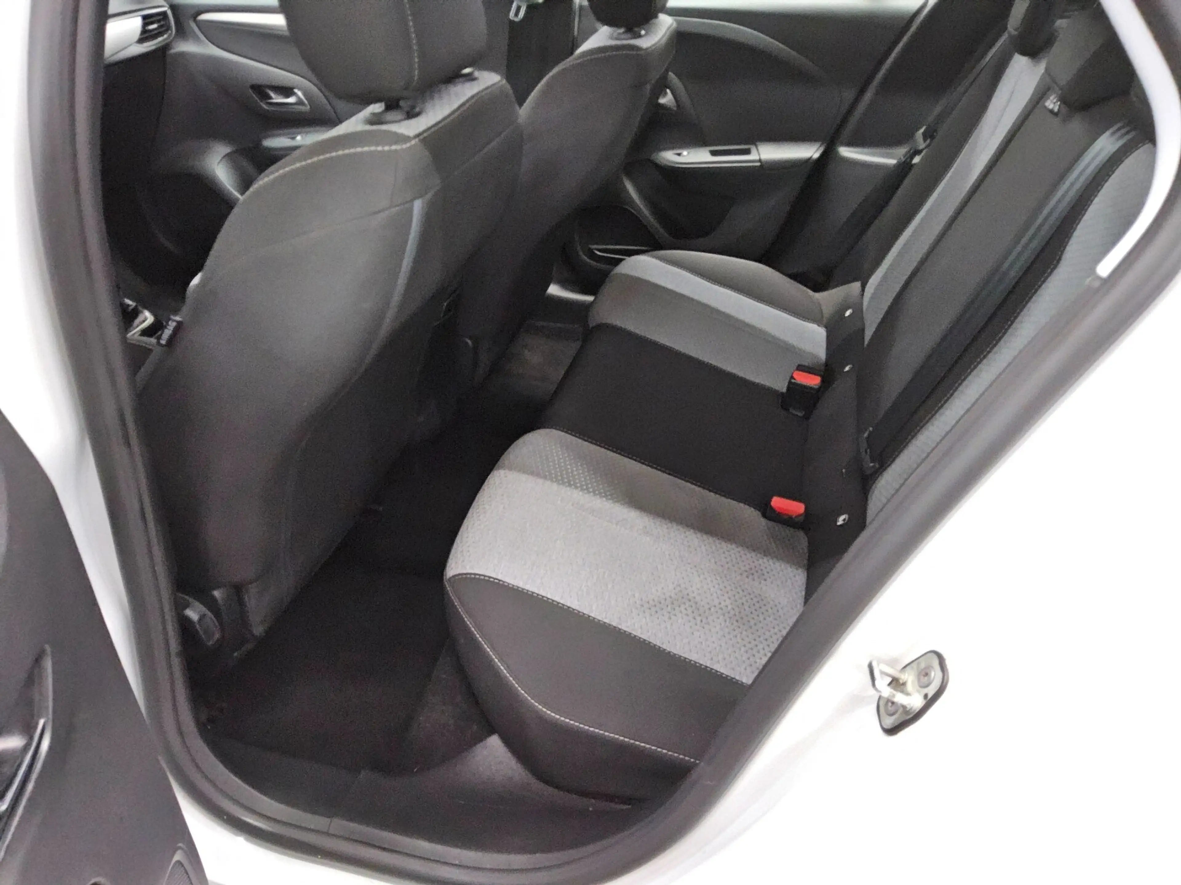 Opel Corsa — photo 13