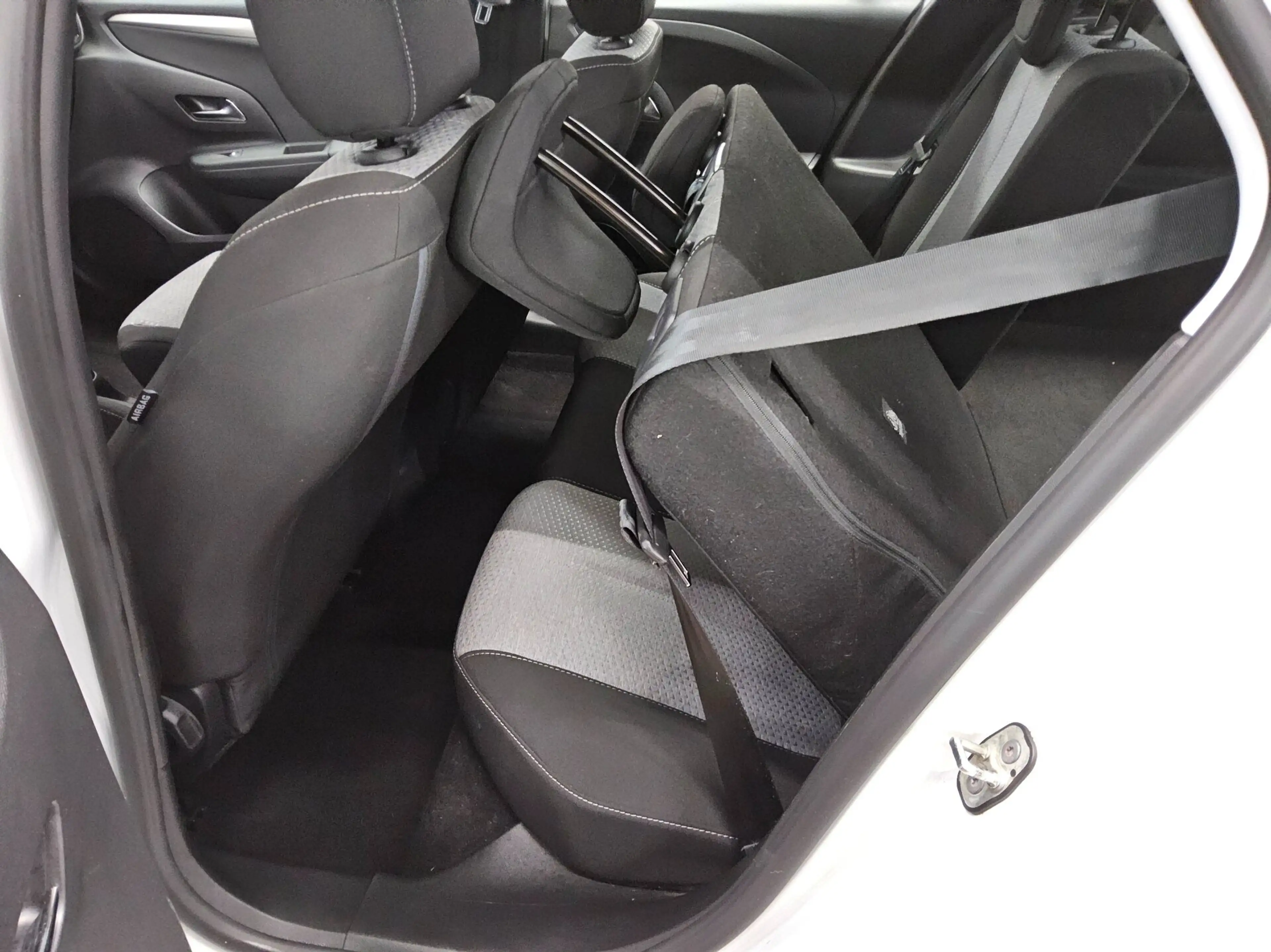 Opel Corsa — photo 12