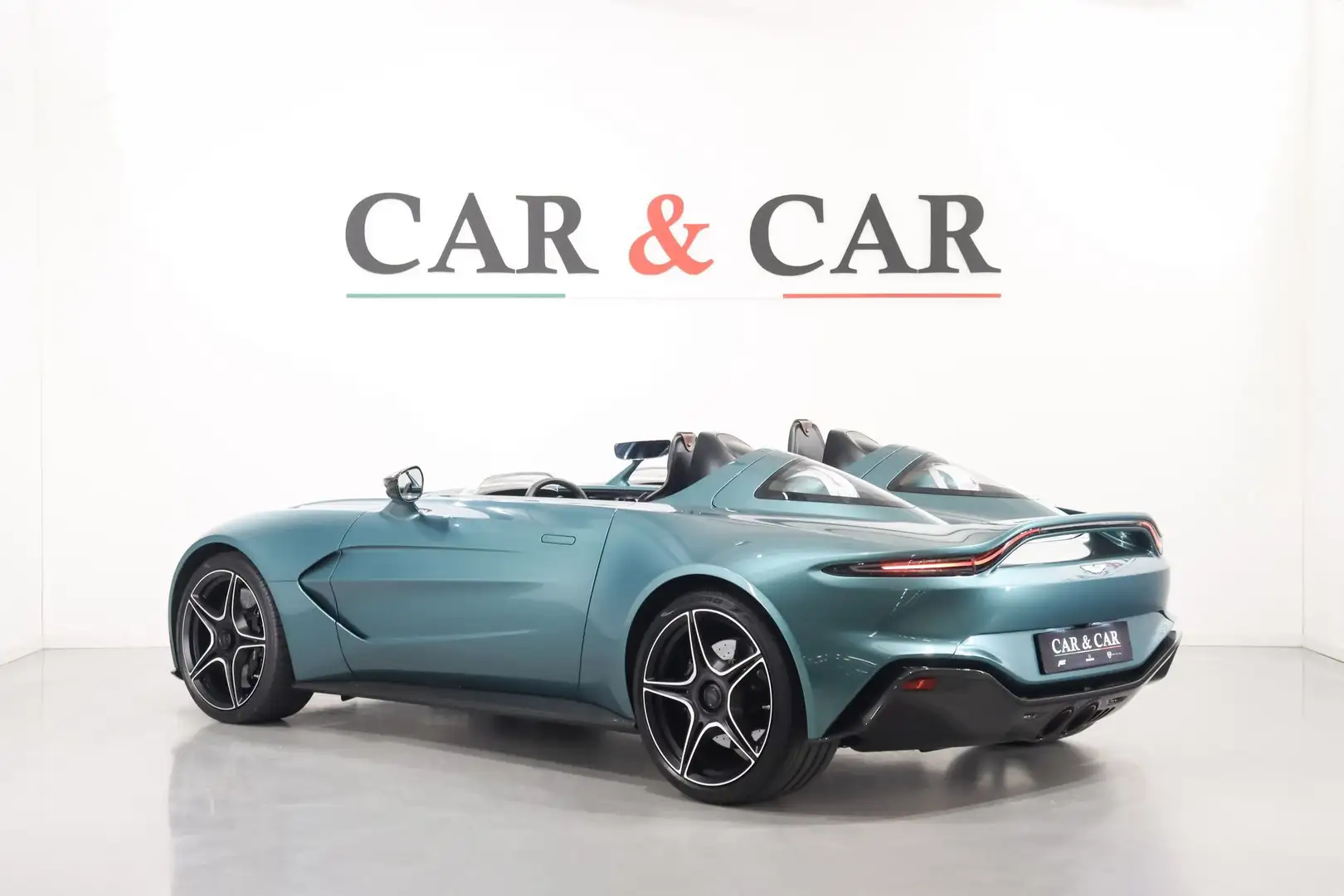 Aston Martin Vantage 1 of 88 Zöld - 2