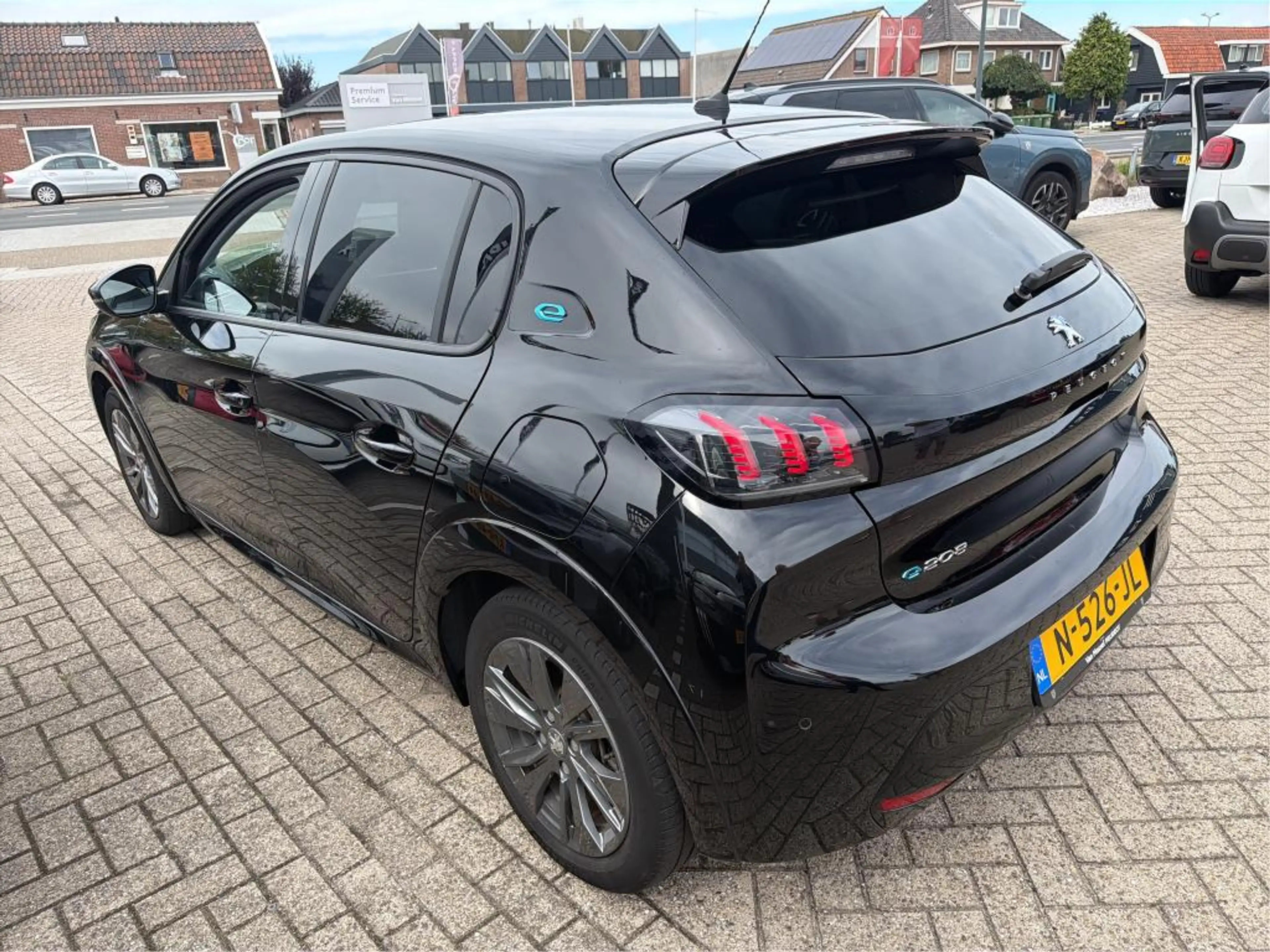 Peugeot e-208 EV Allure Pack 50 kWh | Fase 3 laden | Navi by app — photo 4