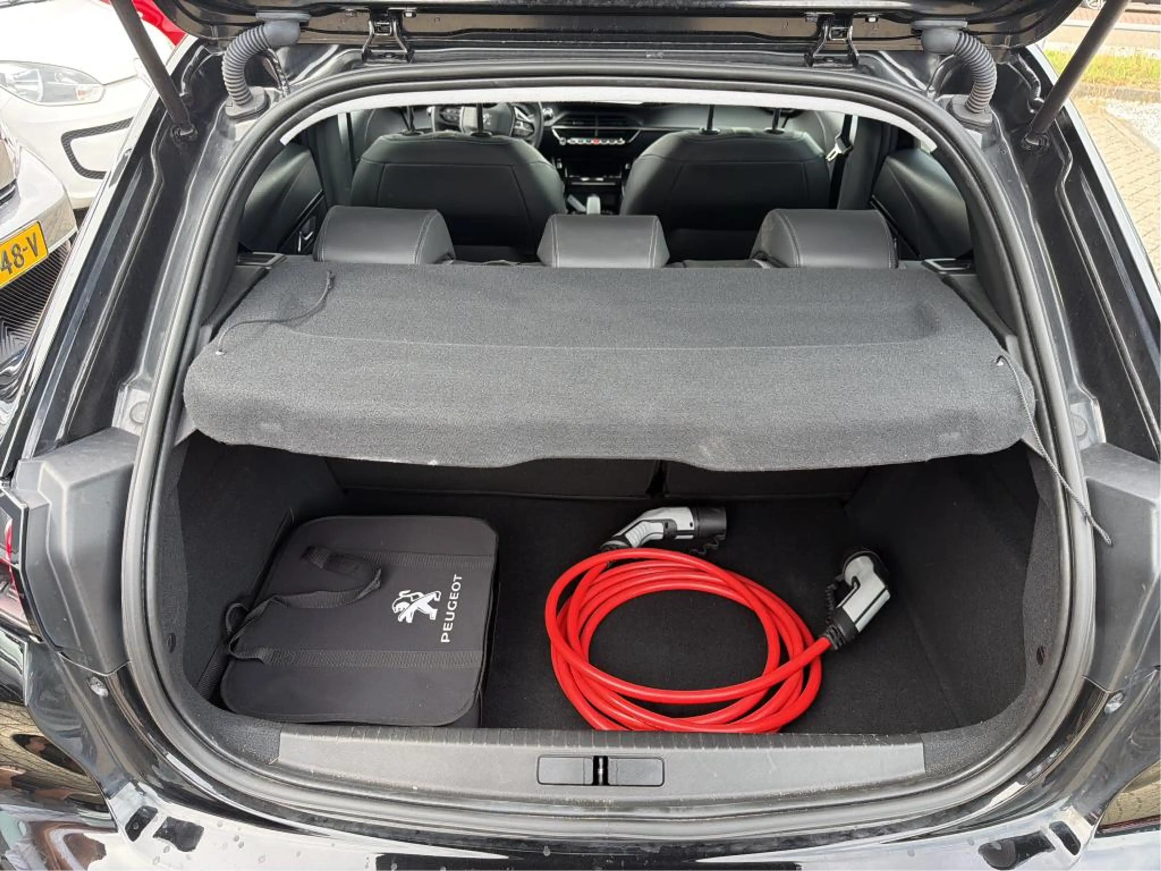 Peugeot e-208 EV Allure Pack 50 kWh | Fase 3 laden | Navi by app — photo 9