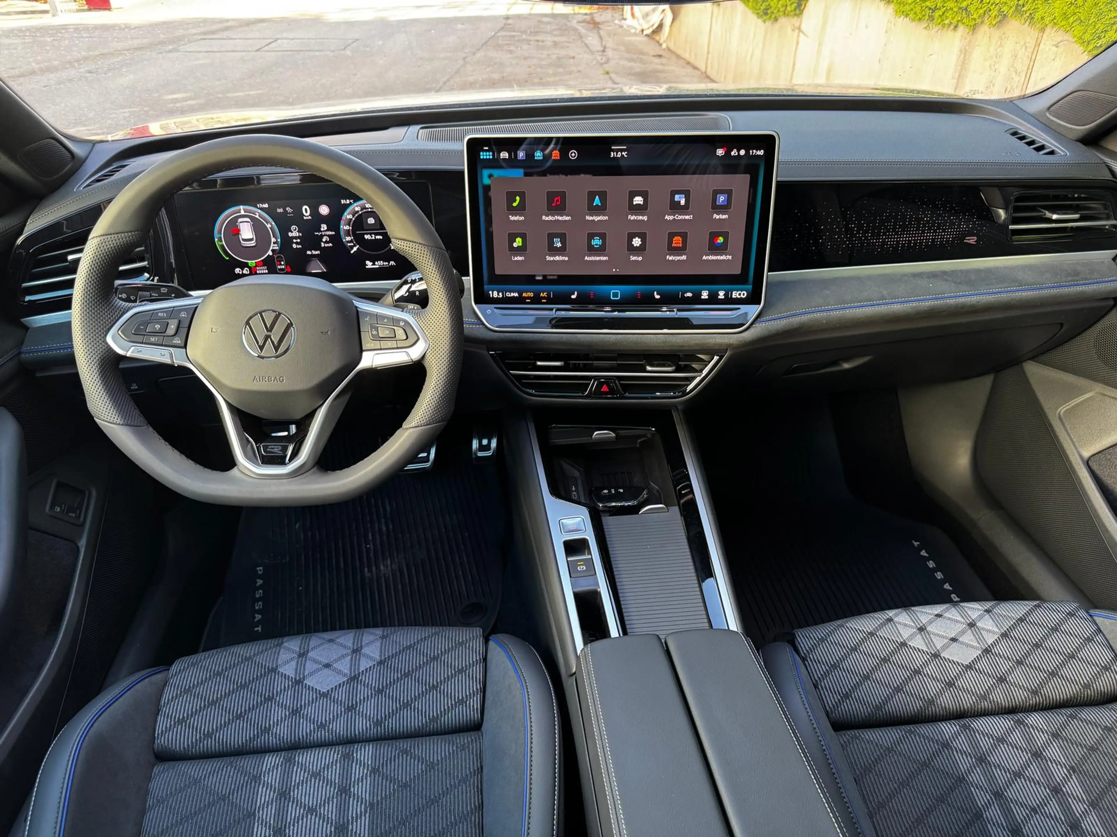 Volkswagen Passat Variant 1.5 TSI eHybrid R-line Black AHK 360 — photo 8