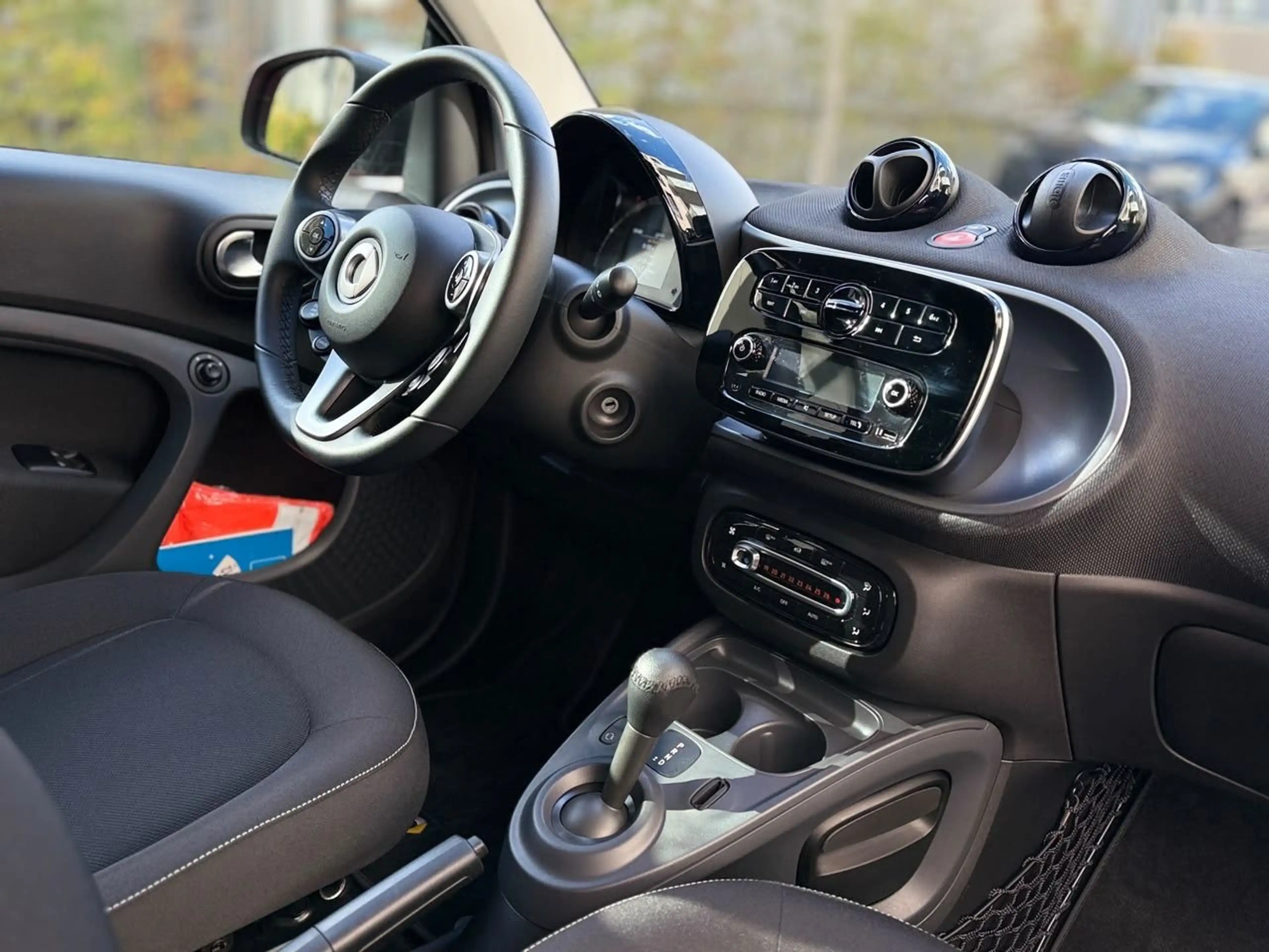 smart forTwo fortwo coupe Basis 52 kW — photo 15