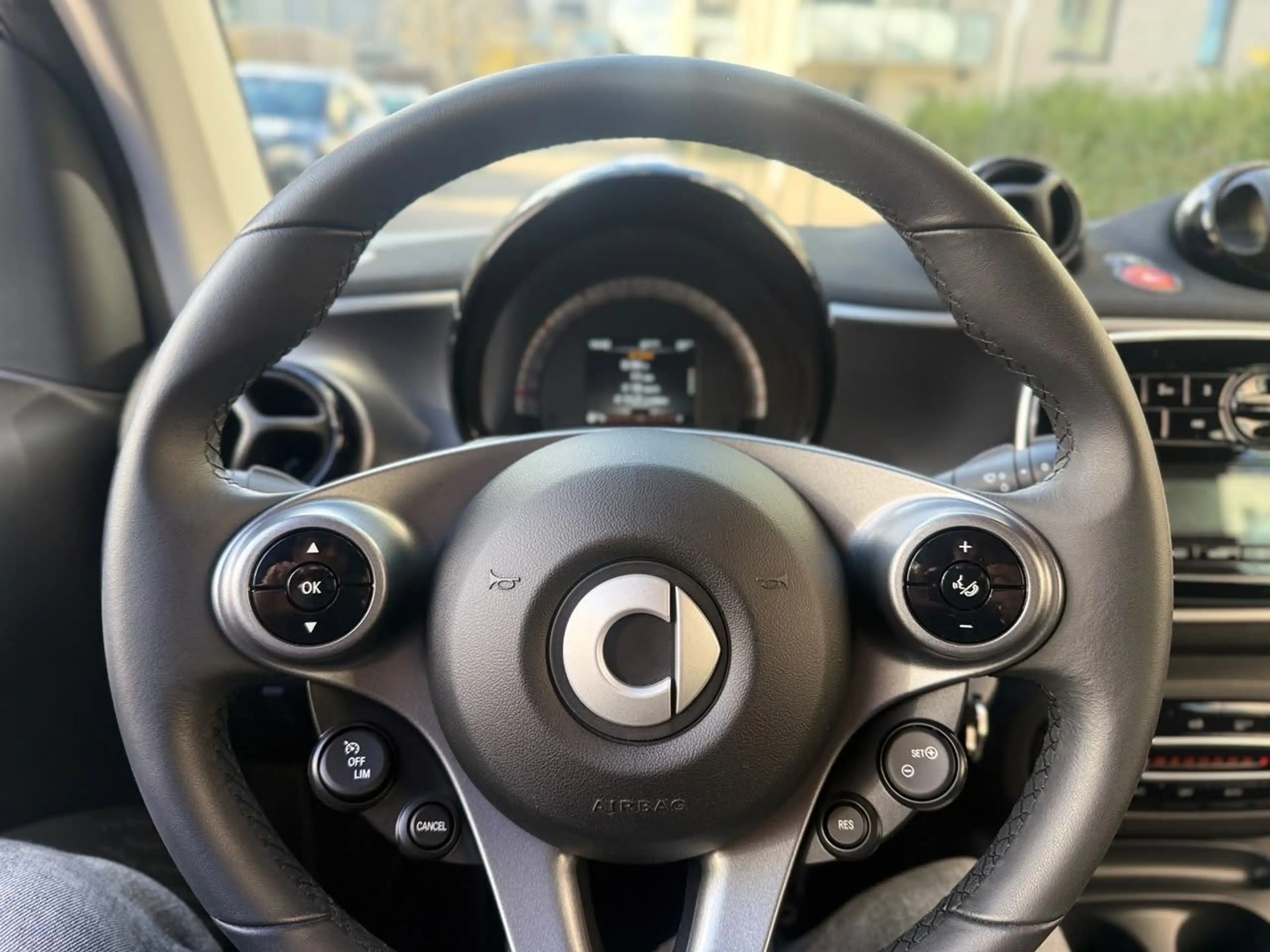 smart forTwo fortwo coupe Basis 52 kW — photo 14