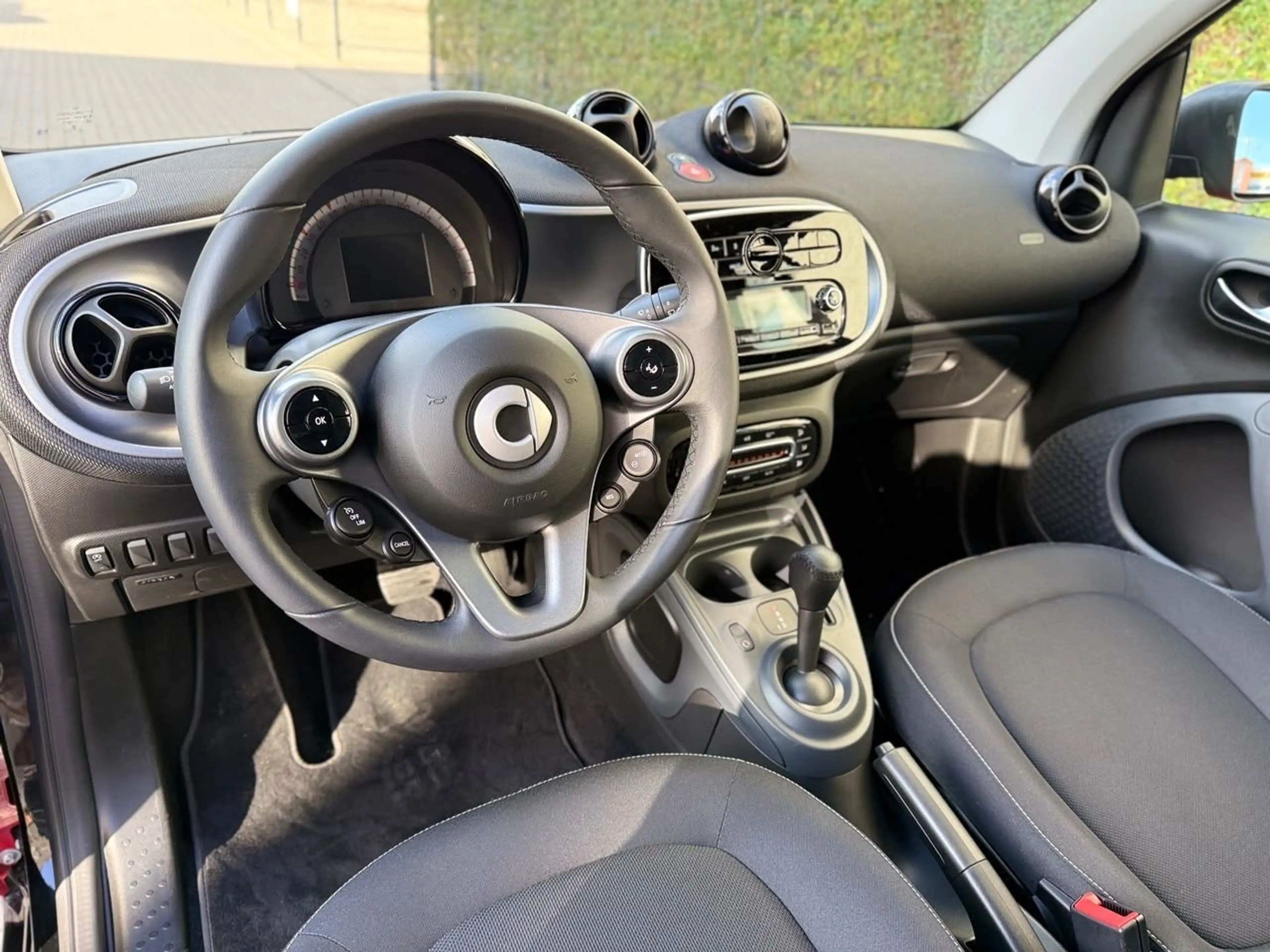 smart forTwo fortwo coupe Basis 52 kW — photo 13