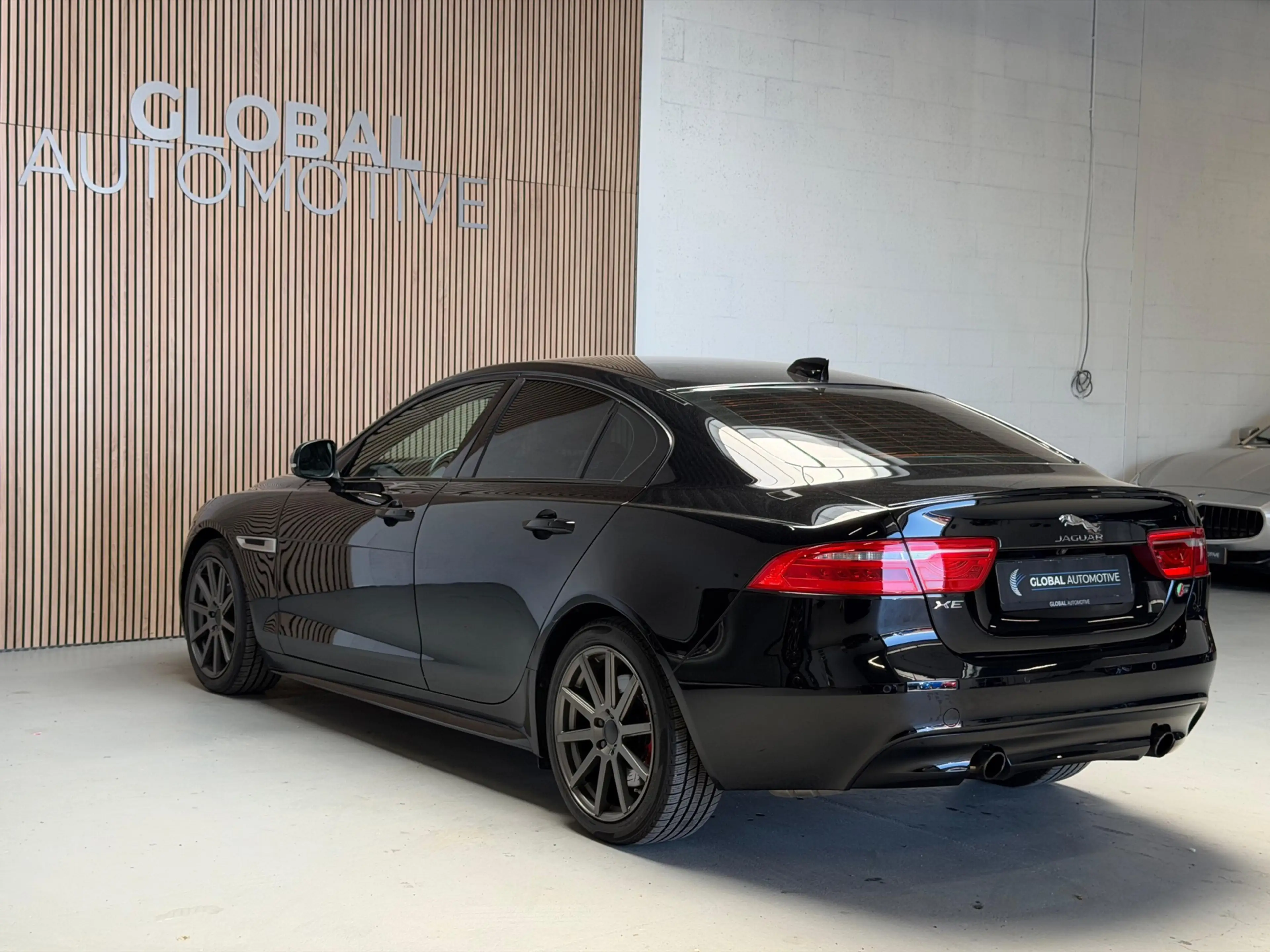 Jaguar XE 3.0 S V6 340PK - STOELVERWARMING — photo 7