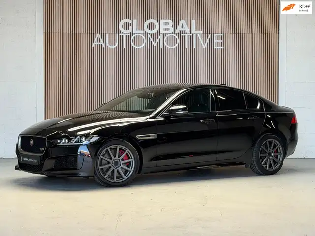 Jaguar XE 3.0 S V6 340PK - STOELVERWARMING