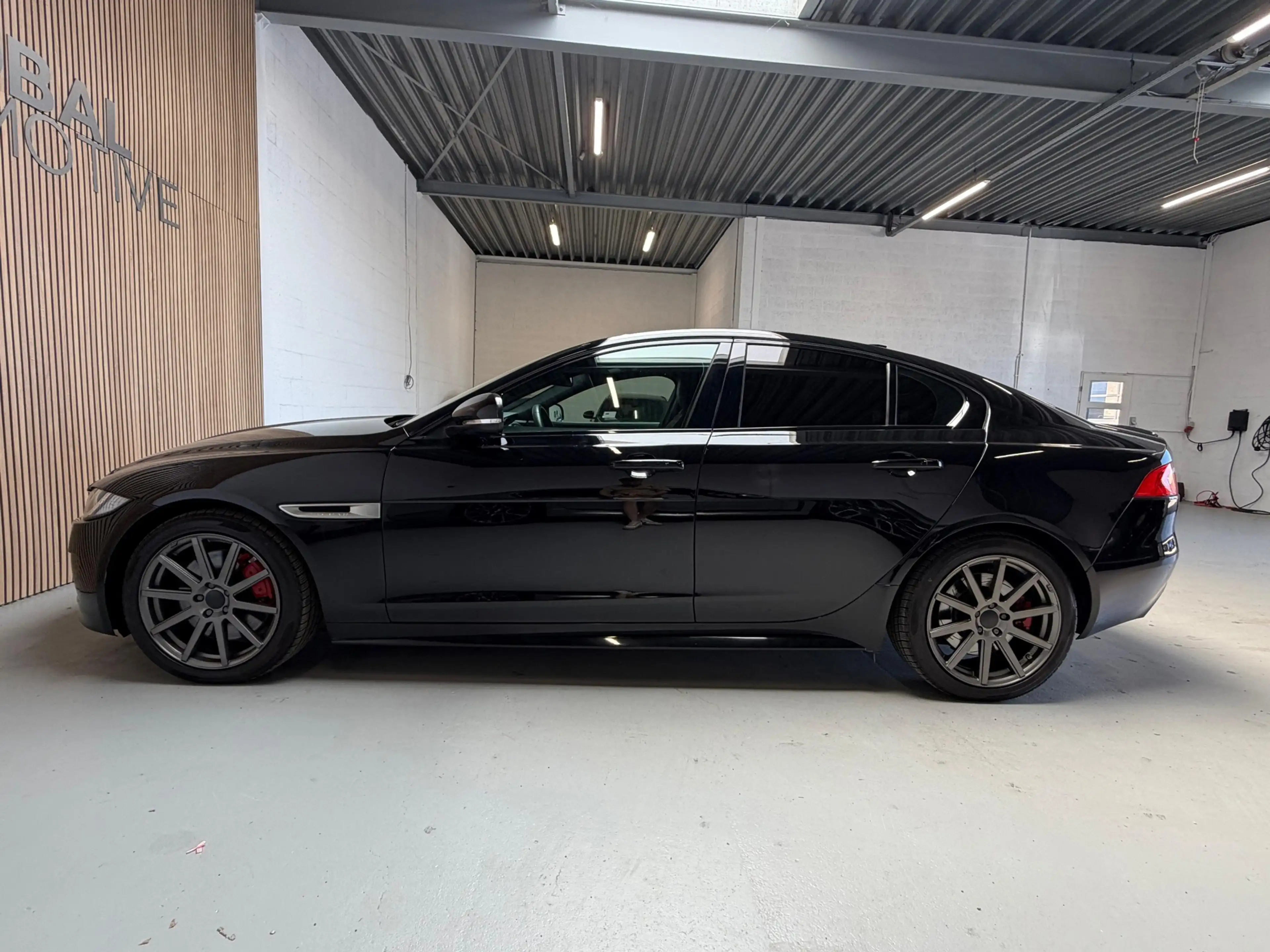 Jaguar XE 3.0 S V6 340PK - STOELVERWARMING — photo 15