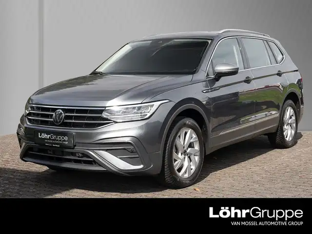 Volkswagen Tiguan Allspace 1.5 TSI DSG LIFE 7 Sitze *LED*AHK*Navi*el. Heck...