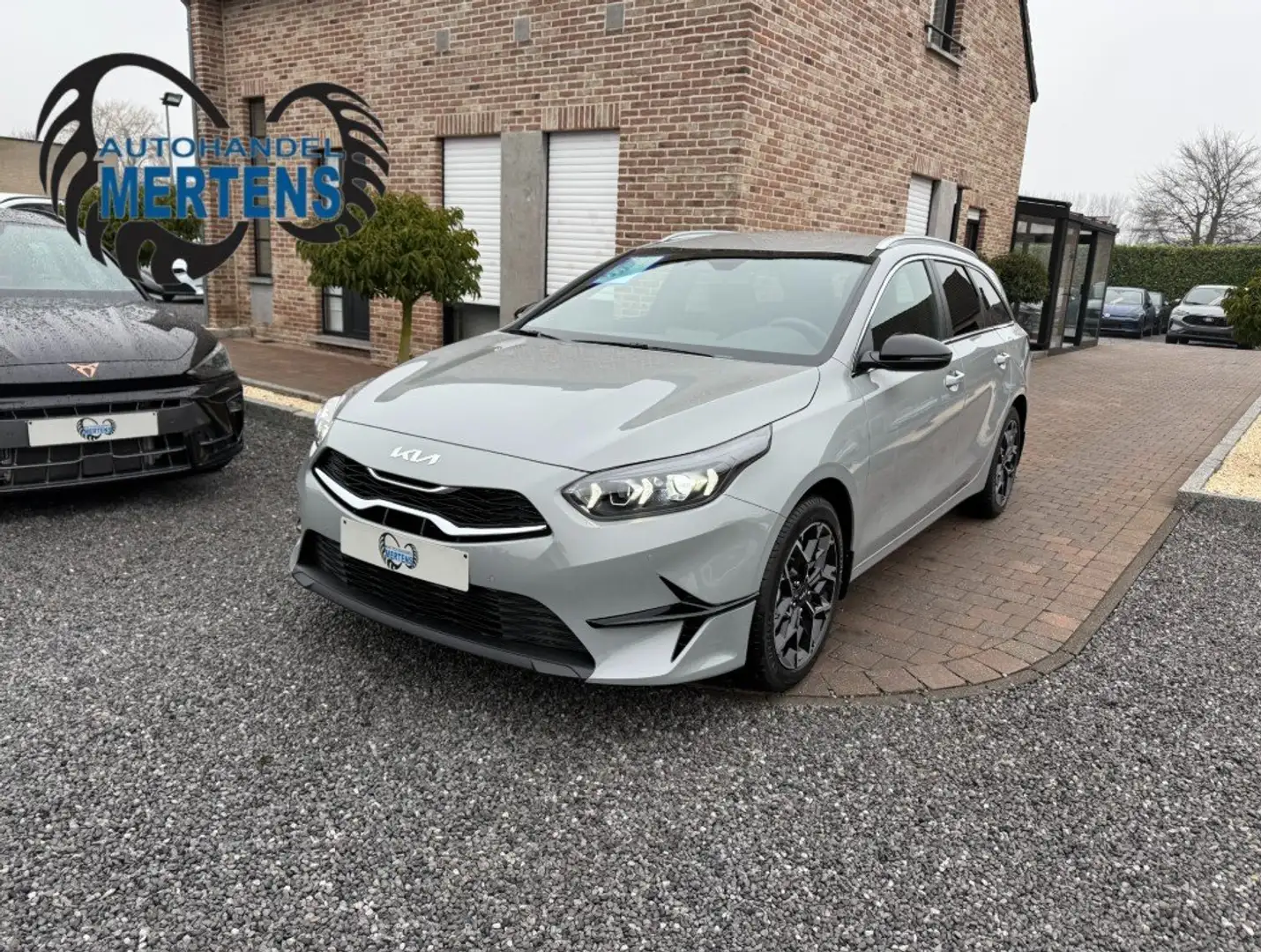 Kia Ceed SW / cee'd SW 1.5 T-GDi 140PK EDITIE 30 FACELIFT NIEUW 0KM Grijs - 1