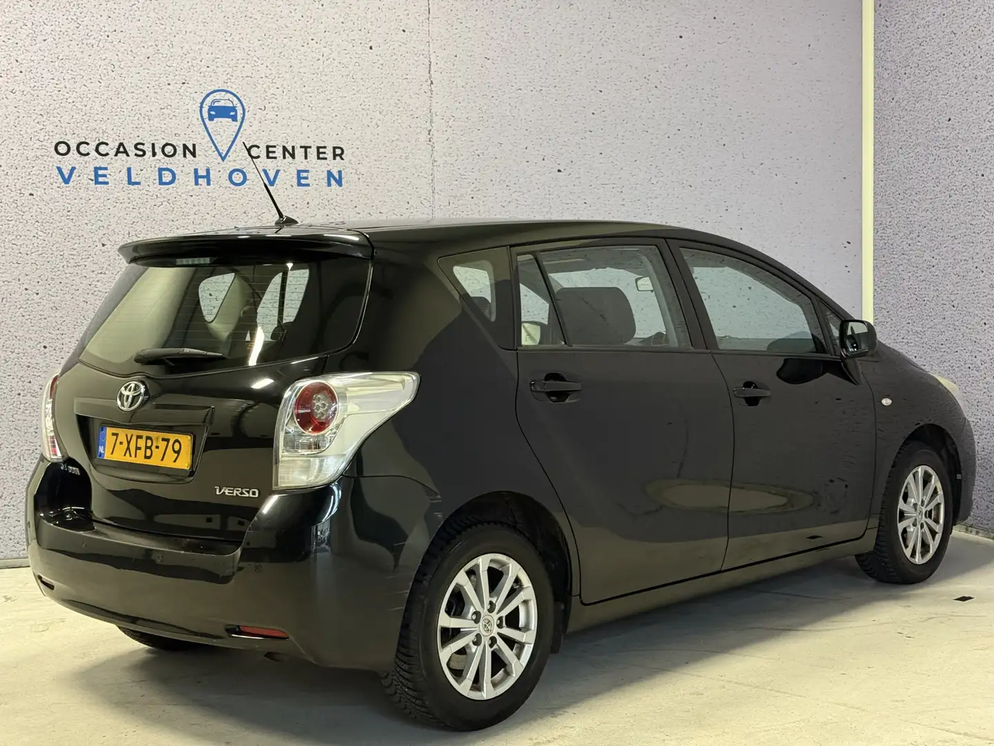 Toyota Verso 1.8 VVT-i Dynamic Business // NAVI // CRUISE // PA Zwart - 2